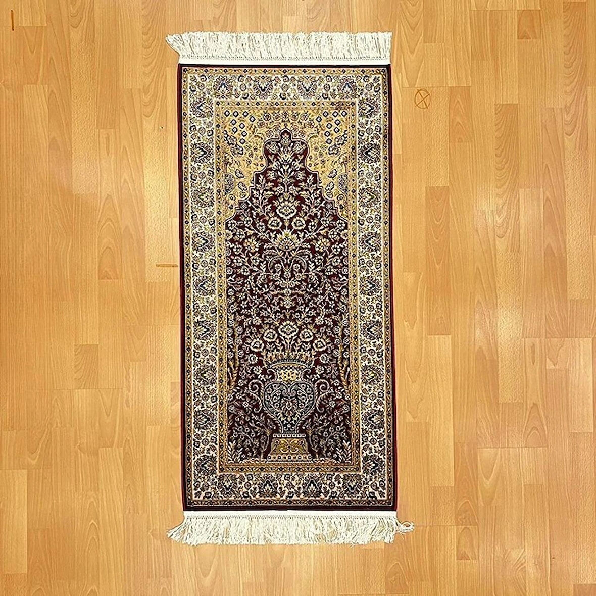 Mihrâb-ı Gülzâr Motifli 70x120 CM İpek Seccade