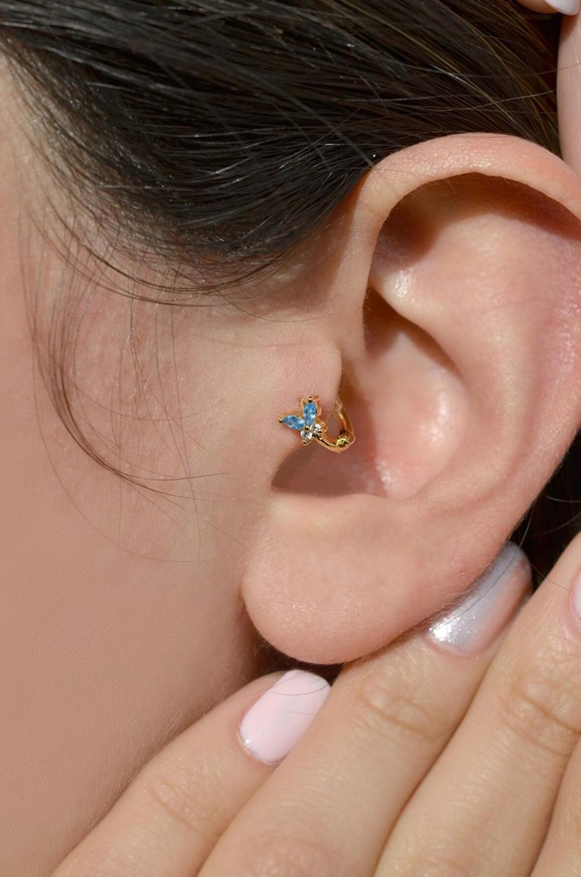 Mavi Kelebek Tragus Piercing Gold Renk