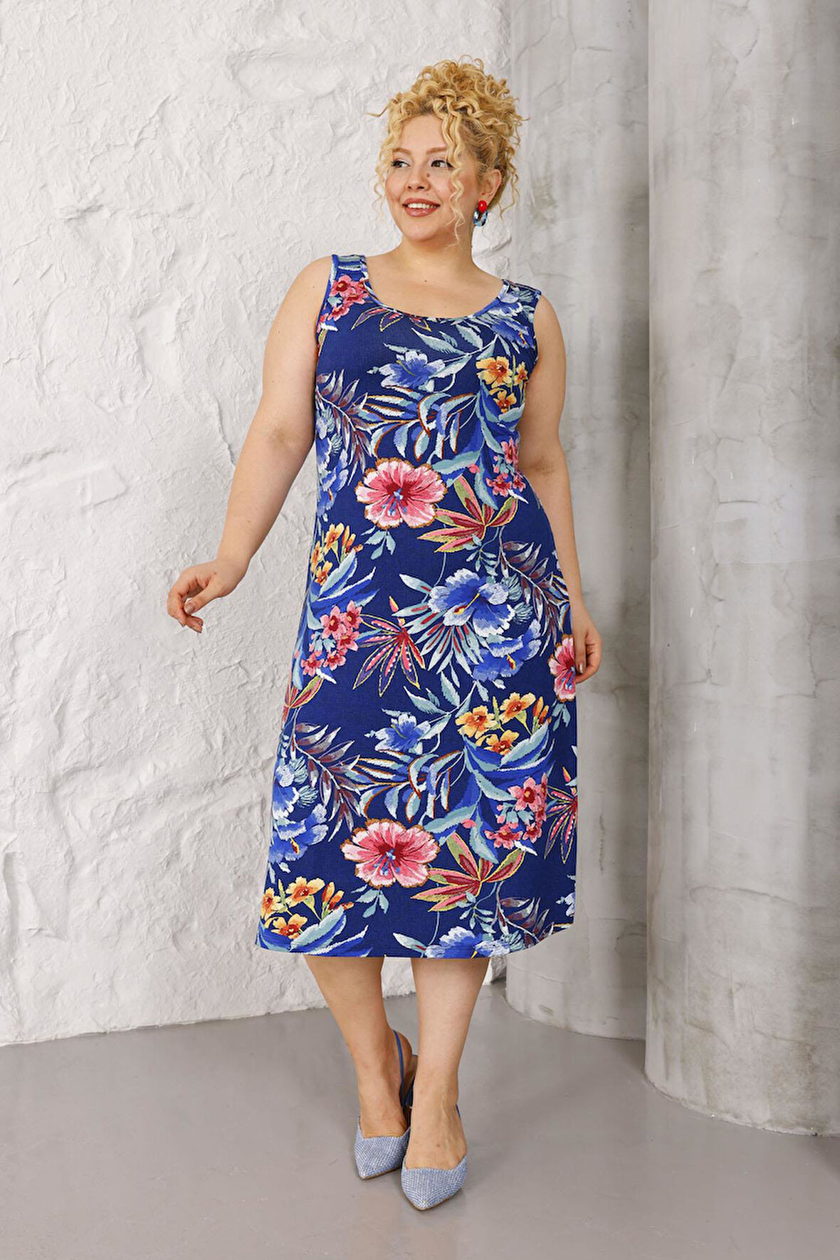 Kadın Lacivert Pembe Tropikal Desen Askılı Büyük Beden Elbise