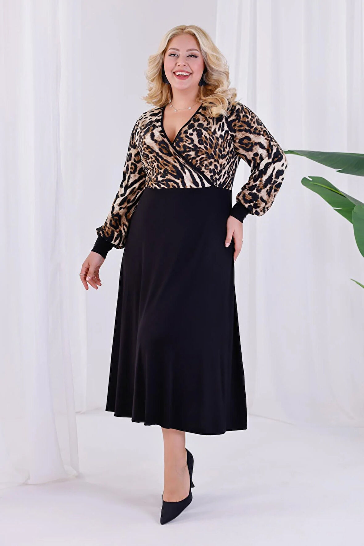 Kadın Kahve Leopar Desen Bloklu Kruvaze Yaka Balon Kol Büyük Beden Esnek Maxi Elbise