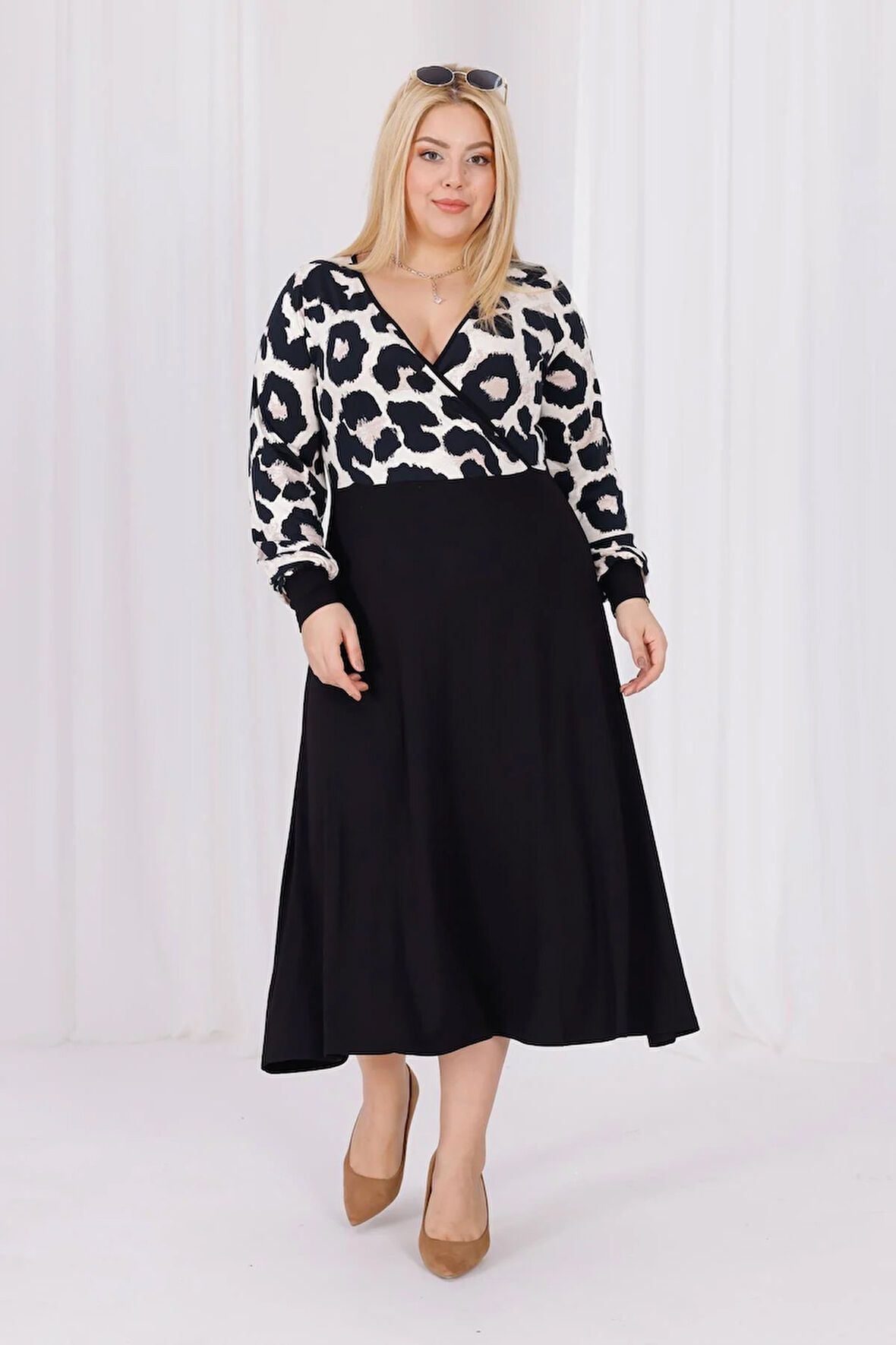 Kadın Vizon Siyah Leopar Desen Bloklu Kruvaze Yaka Balon Kol Büyük Beden Esnek Maxi Elbise
