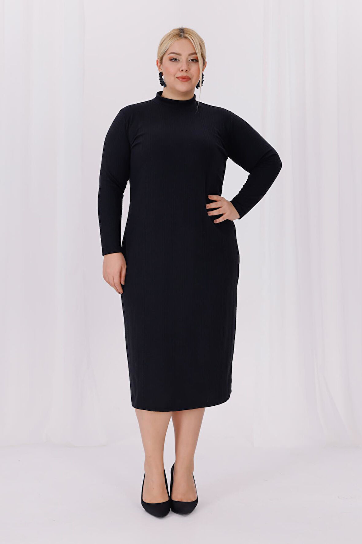 Kadın Siyah Balıkçı Yaka Esnek Burgu Triko Büyük Beden Elbise