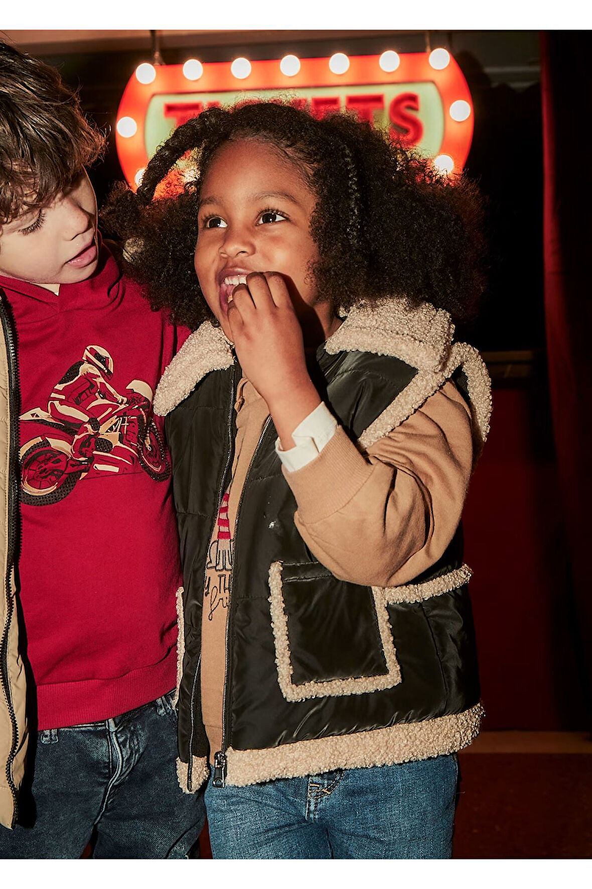 Mayoral Kız Çocuk Kontrast Tüylü Koyun Derisi Yelek 4313 Siyah