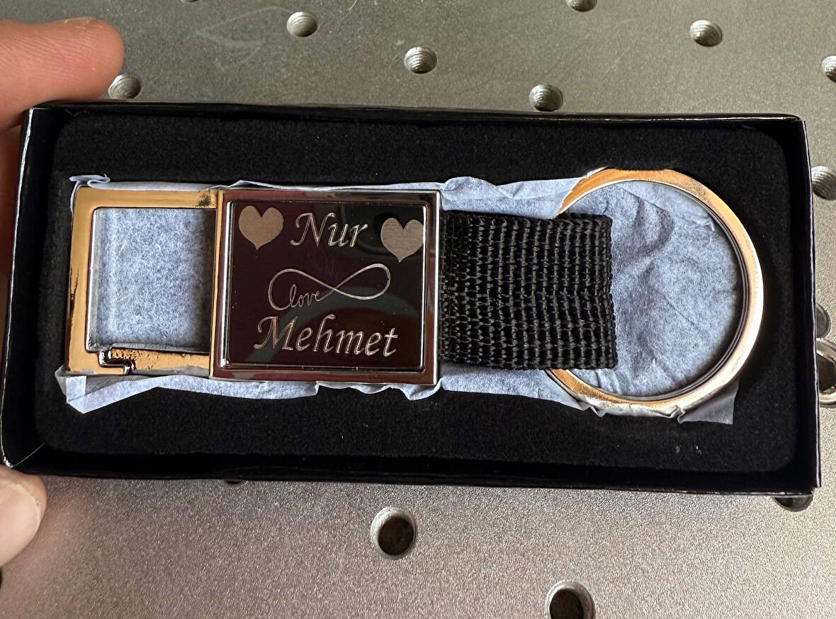  Kişiye Özel Klipsli Metal Anahtarlık  Şık ve Anlamlı Hediye Seçeneği