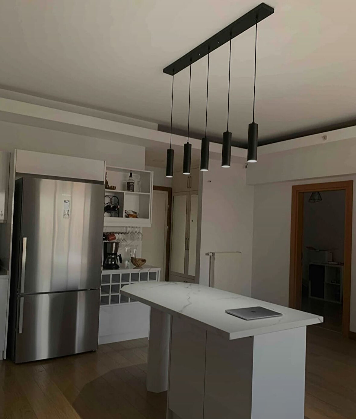 MYLİGHTS  AMPULLÜ  SIRALI MASA ÜSTÜ BEŞLİ SARKIT AVİZE  GU10  LED ampul. Gün isigi dahildir