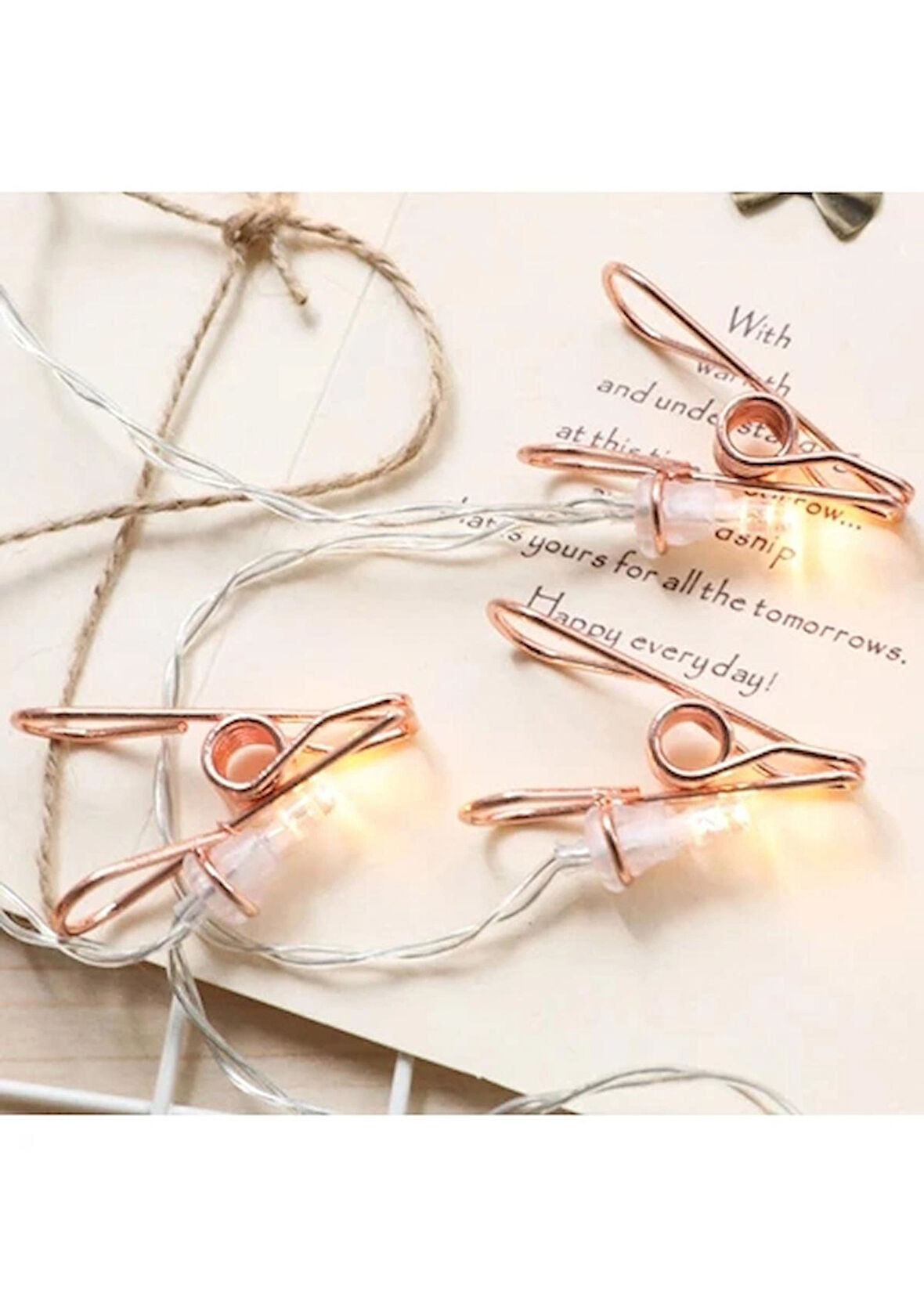 Bak Gel Al Rose Gold Metal Mandallı Fotoğraf Asma LED Işık – Pilli Sıcak Beyaz Dekorasyon Zinciri