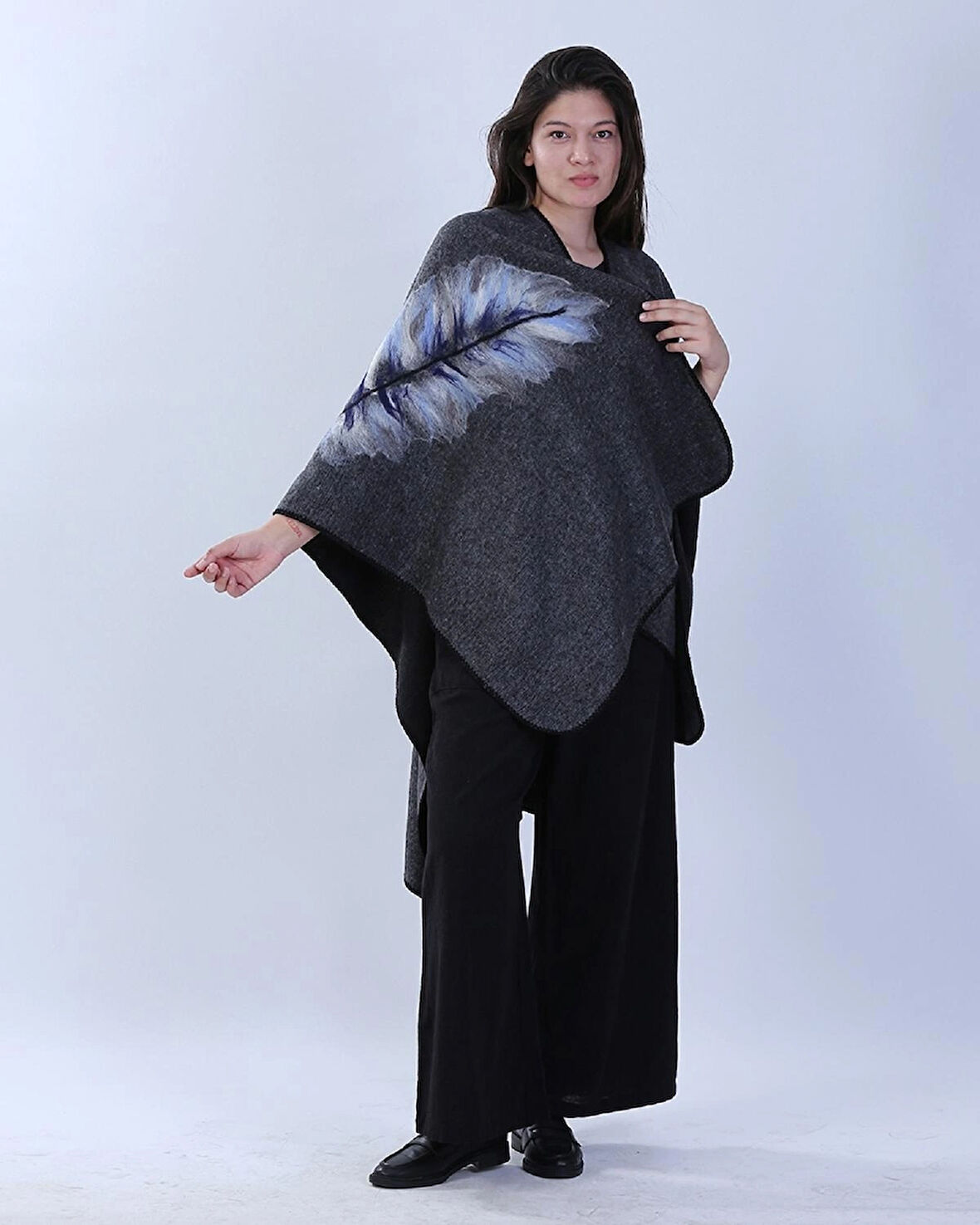 Keçe İşlemeli Oversize Panço