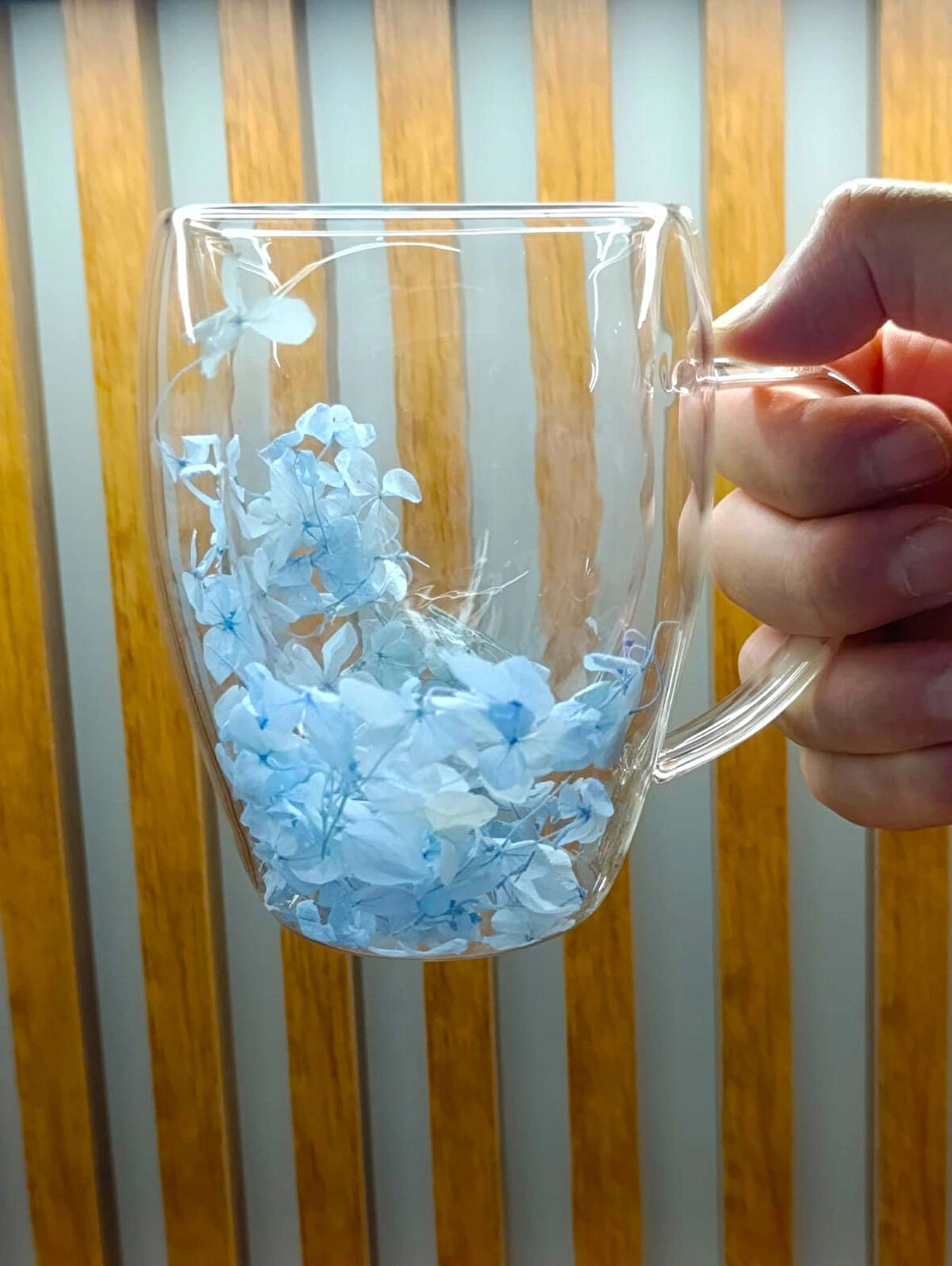 1 Adet Gerçekçi Çiçek Tasarım Çift Cidarlı Cam Kupa, Sıcak ve Soğuk İçecek Bardağı 350 ml