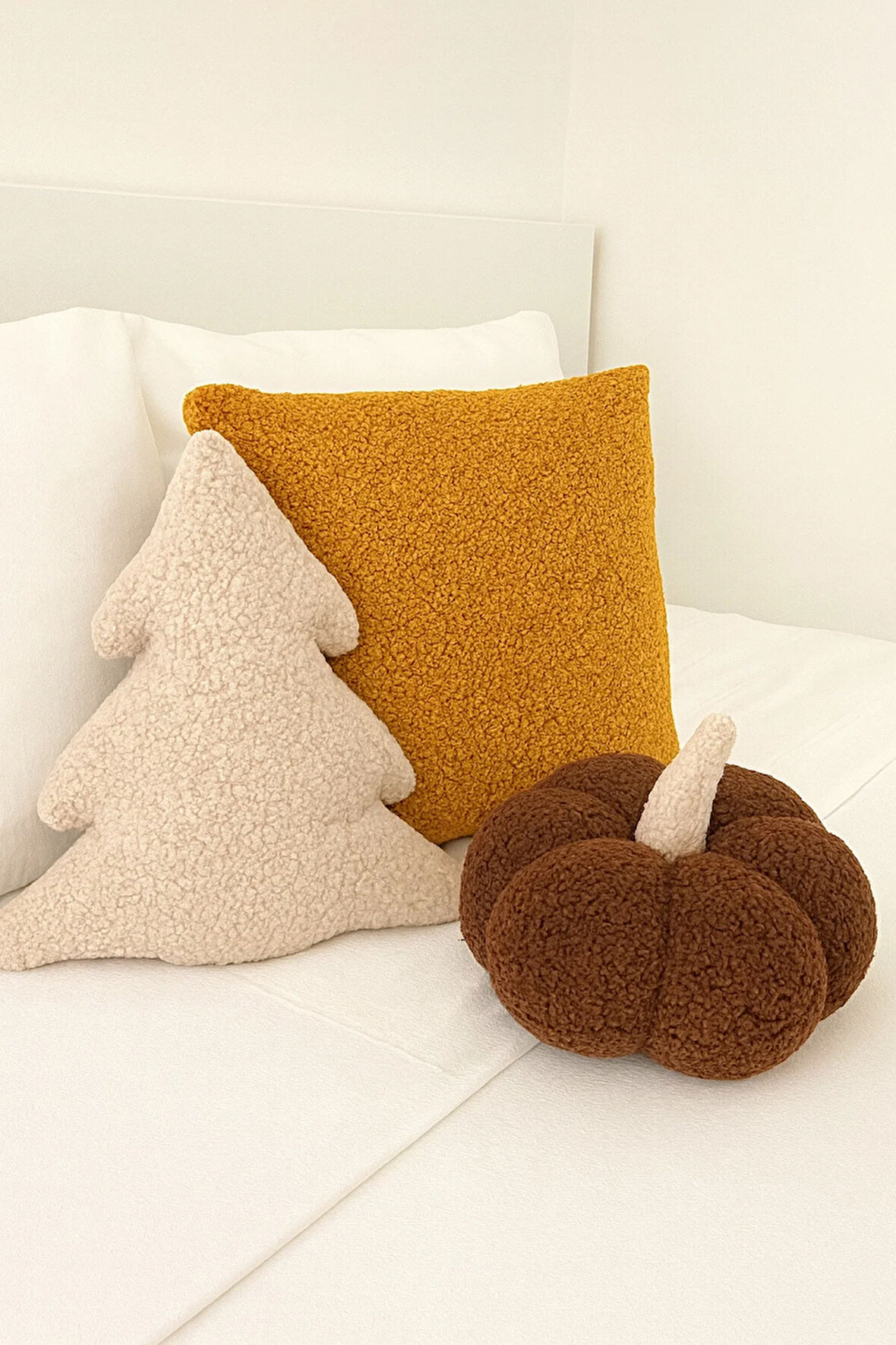 TEDDY DEKORATİF ÇAM AĞACI VE BALKABAĞI YASTIK VE İÇ DOLGULU KIRLENT