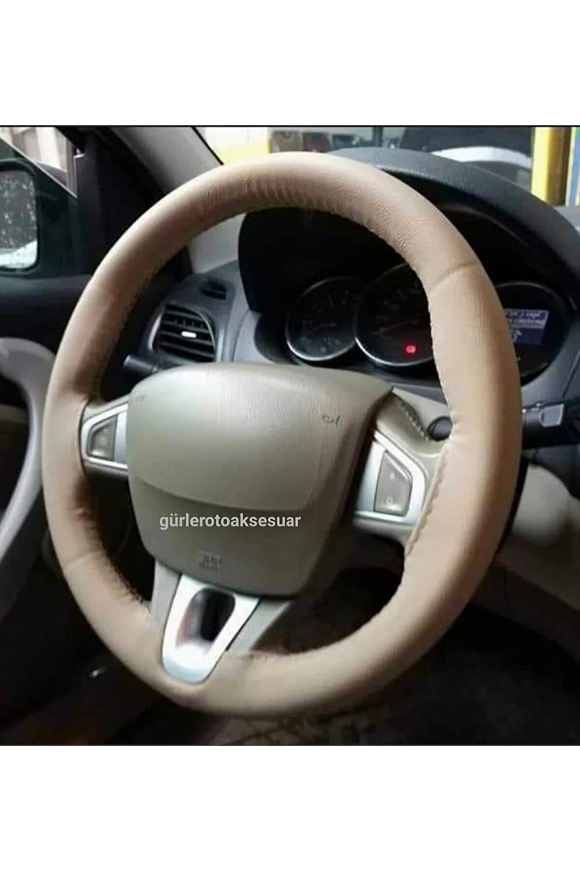 Renault Megane 4 Uyumlu Deri Dikmeli Direksiyon Kılıfı Bej Renk 38×11.cm