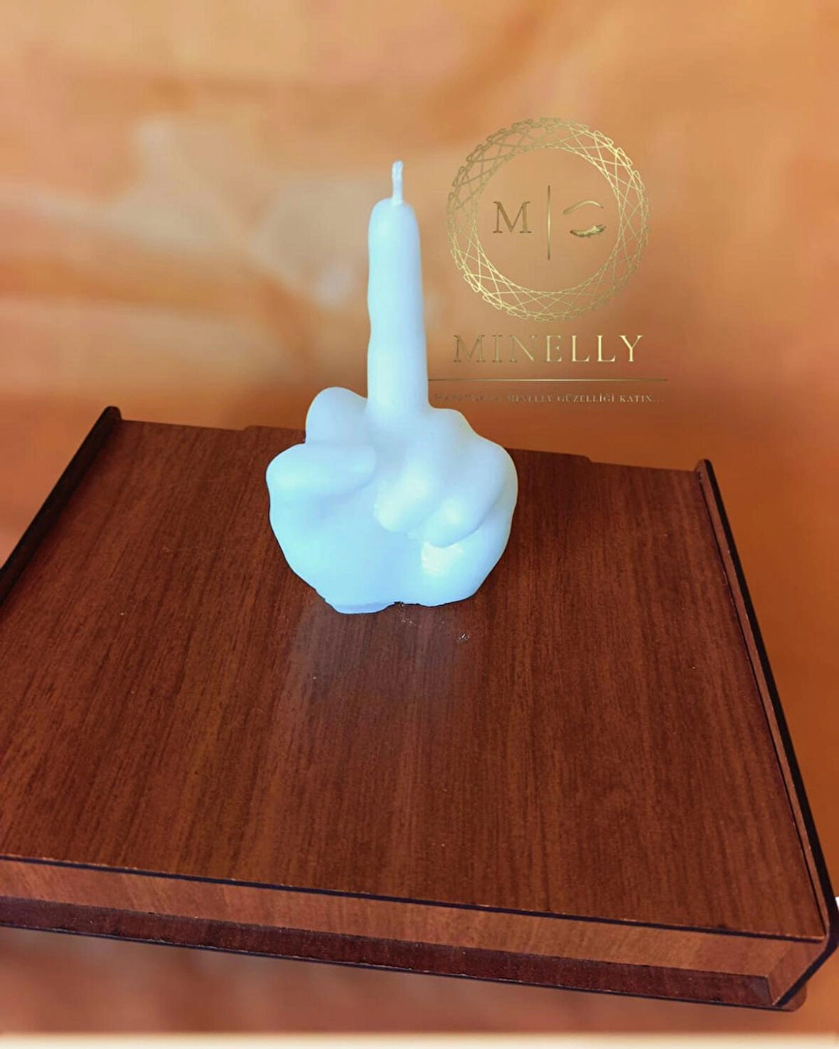 Minelly Bold Candle
