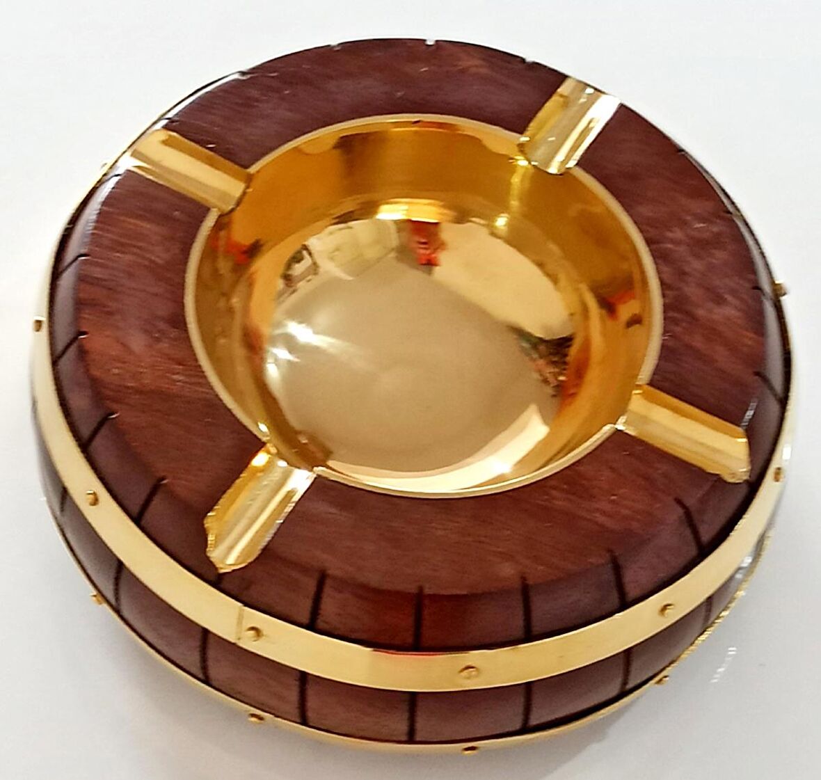 Maun Ağacından Ahşap Ve Sarı Pirinç Malzemeden Özel Tasarım Hediyelik Küllük