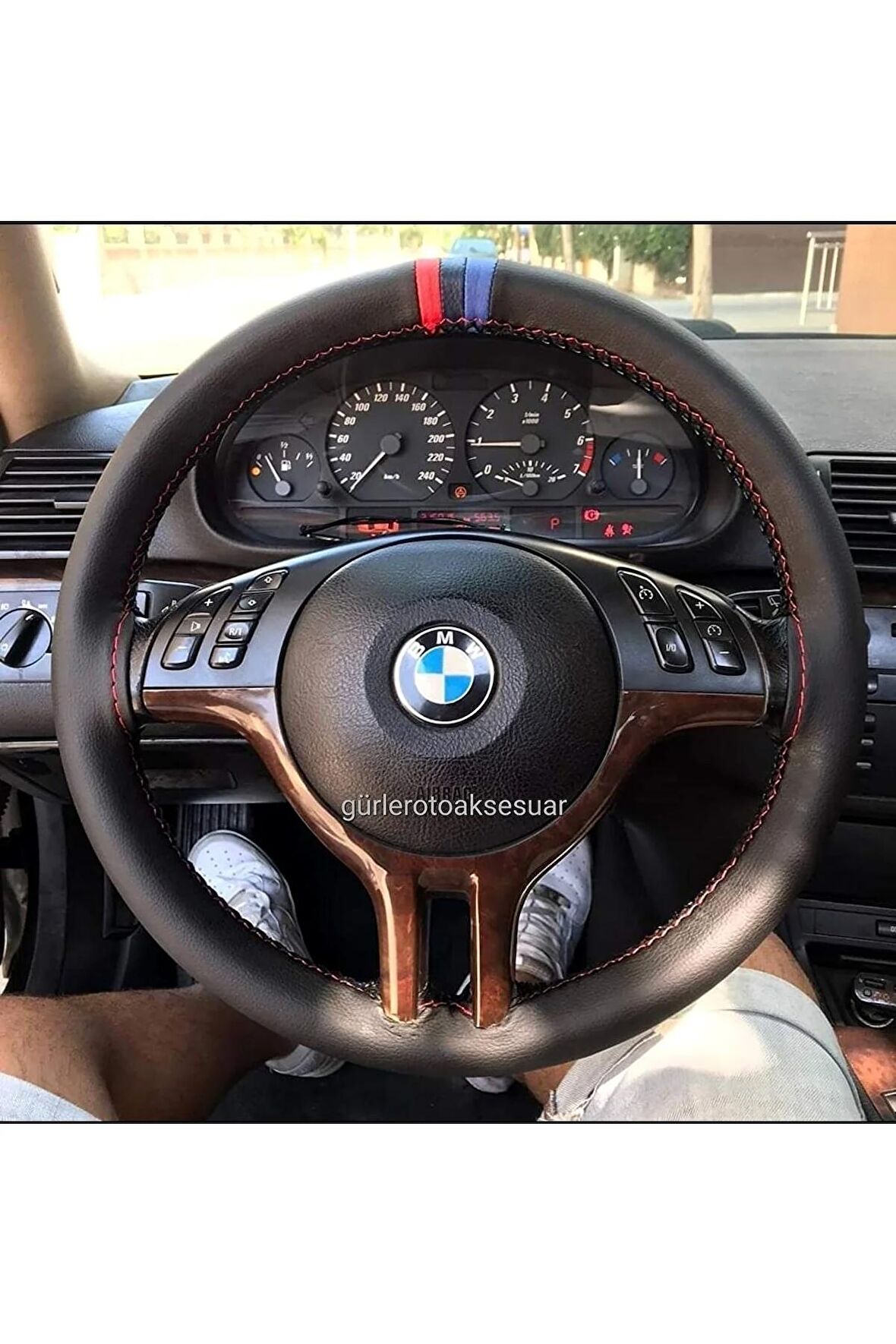 Bmw E60 M Logolu Oto Deri Dikmeli Direksiyon Kılıfı