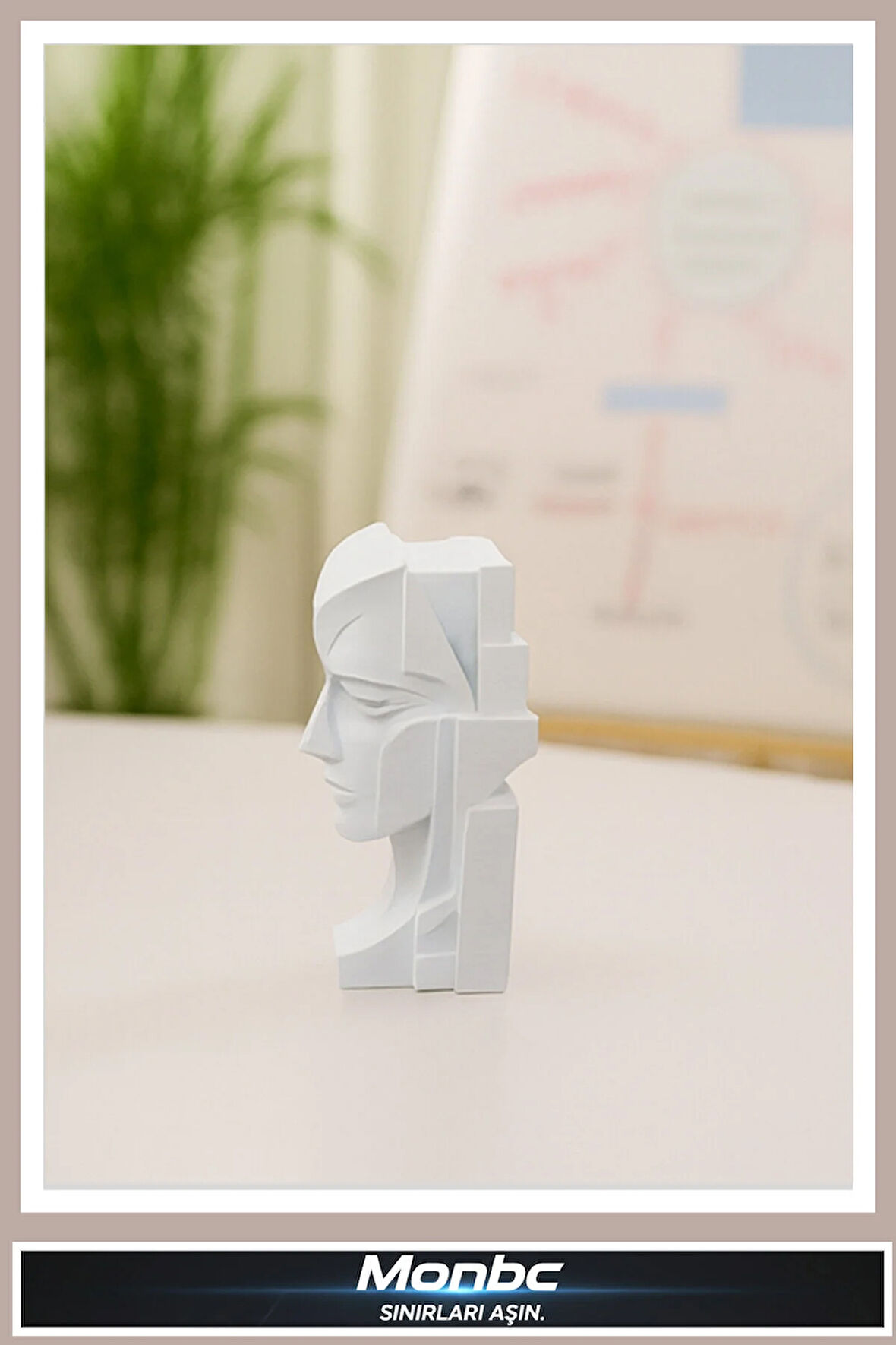 Monbc Modern Form Geometrik Kadın Büstü 3D Tasarım Dekoratif Biblo, Hediyelik ve Ev Ofis İçin Şık Aksesuar