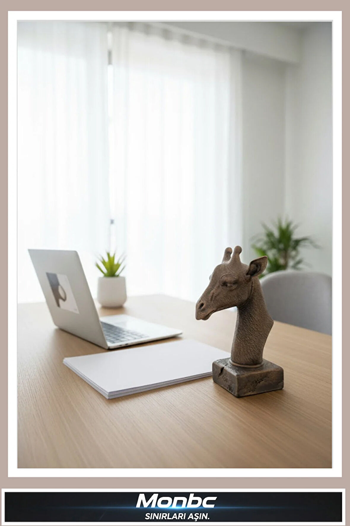 Monbc Zürafa Büst 3D Tasarım Dekoratif Biblo, Hediyelik ve Ev Ofis İçin Şık Aksesuar