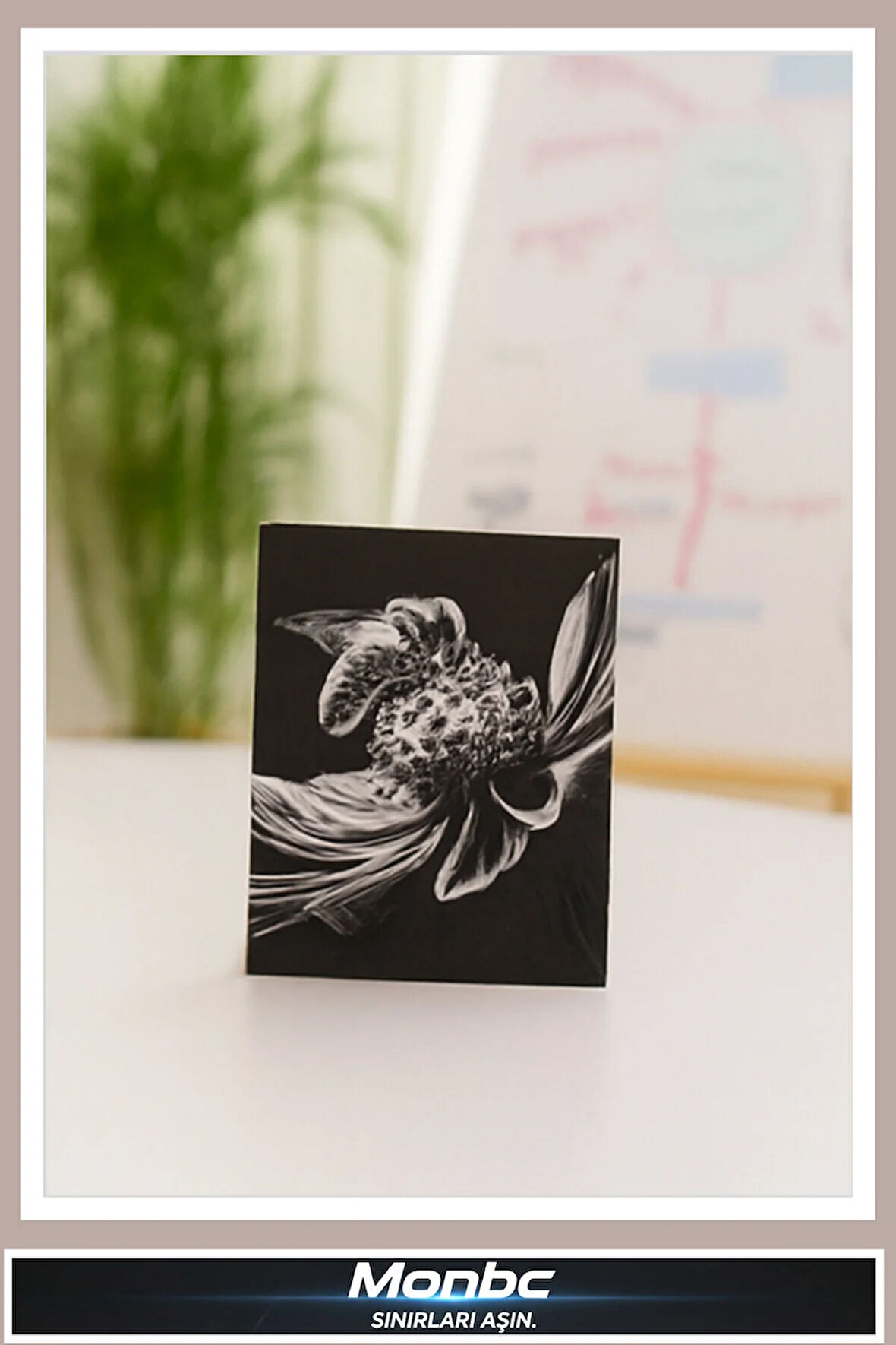 Monbc Arı ve Çiçek Temalı Tablo 3D Tasarım Dekoratif Biblo, Hediyelik ve Ev Ofis İçin Şık Aksesuar