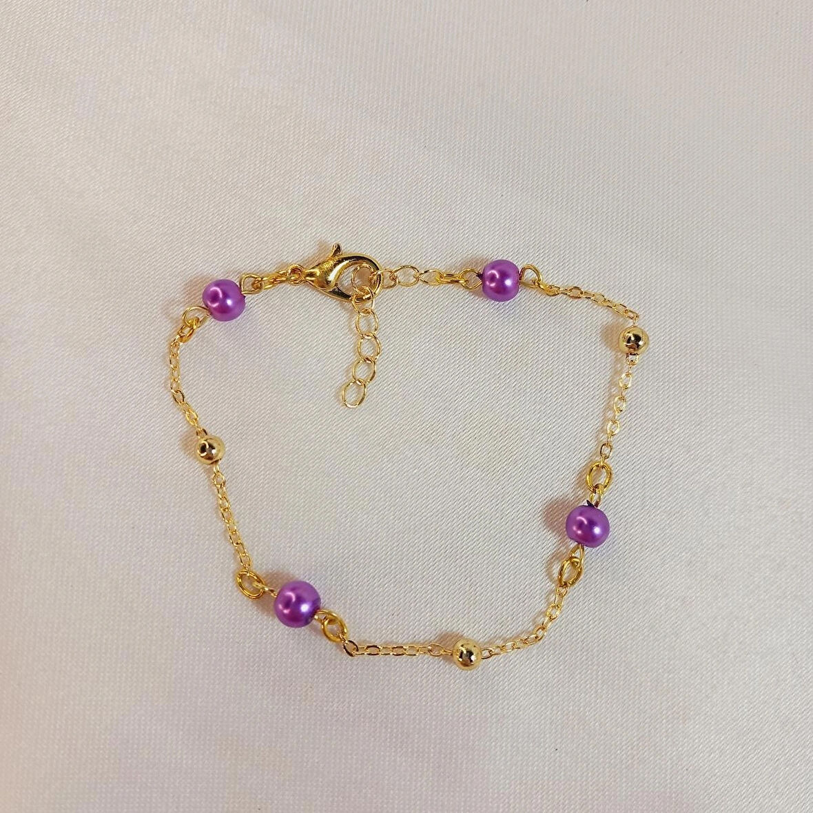 Crystal Atelier İnci Bileklik, İncili Bileklik, Altın Kaplama İnci Sıra Bileklik, Barok İnci Bileklik, Kadın İnci Bileklik, Zarif İnci Detay Bileklik, Altın Kaplama İnci Modeli Tasarım Bileklik, Zincir Bileklik