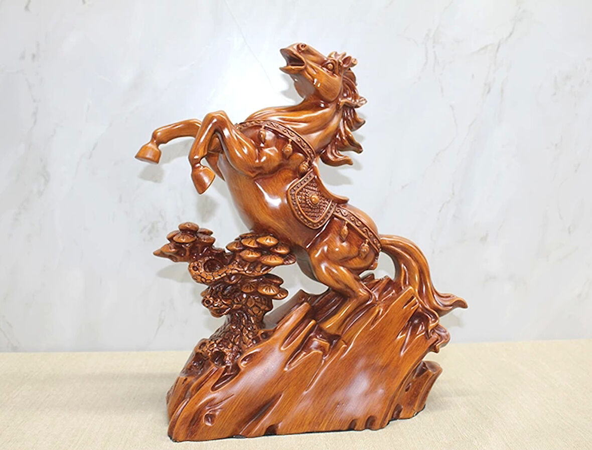 Polyester Şahlanmış At Figürü