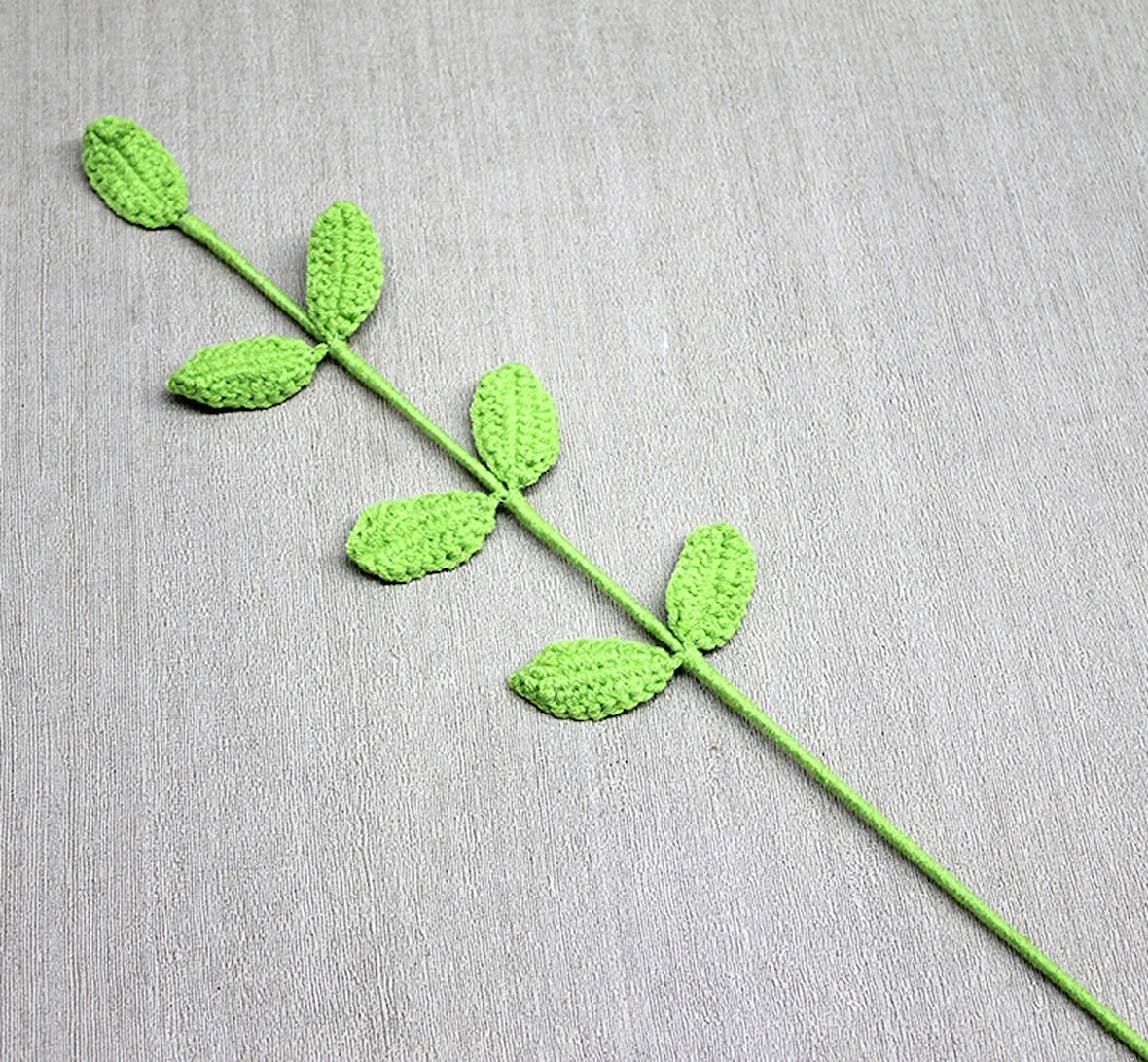 El Örgüsü Çiçek Dalı