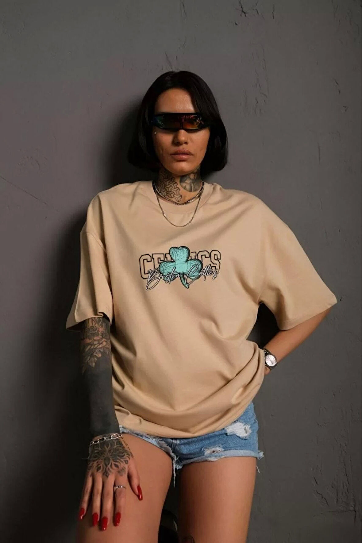 Kadın Sırt Baskılı T-shirt - Bej