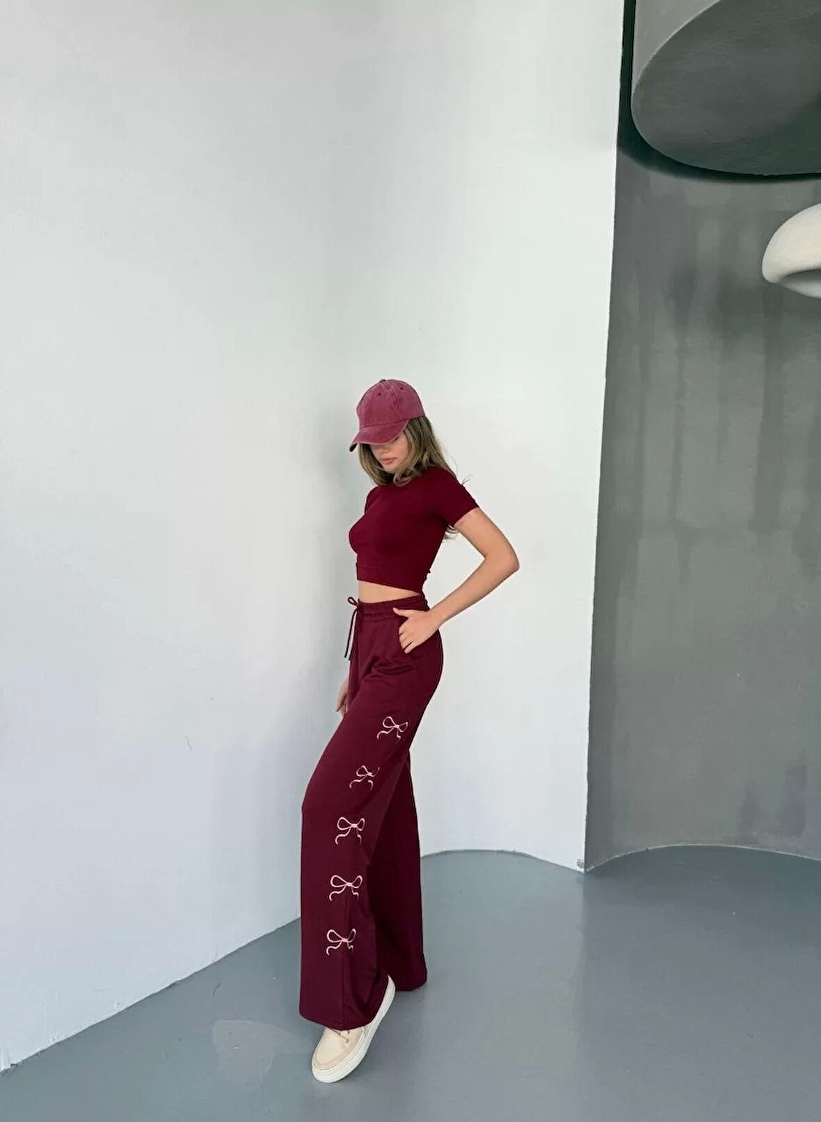 Osy Modal Yumuşak Dokulu Kumaş Nakış işlemeli Rahat Bol Paça Eşofman Pantalon - Bordo