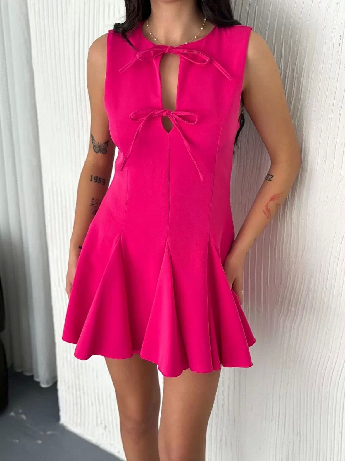 Göğüs Bağlamalı Kolsuz Mini Boy Elbise - Pembe