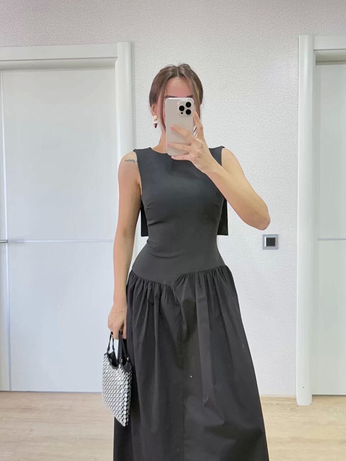 Krep Arkası Kanat Arka Ön Pens Detaylı Uzun Kadın Elbise - Siyah