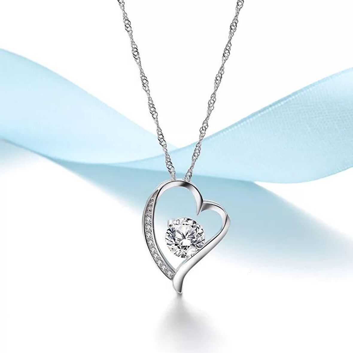 Monemel Swarovski Taşlı Kalpli Kolye (Altın Kaplama)