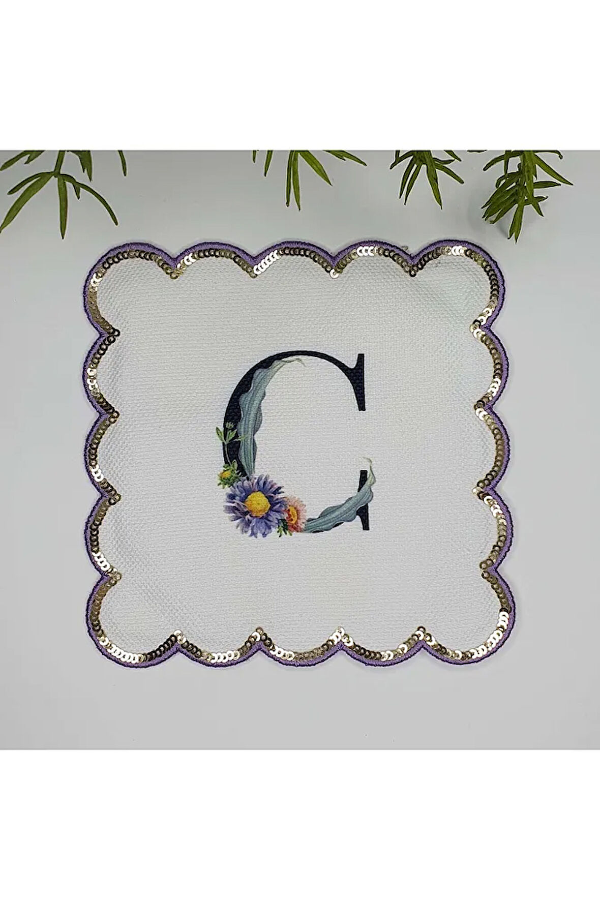 C Harfi Baskılı Kişiye Özel Pul İşlemeli Monogramlı Nakış Kenar Pullu Kokteyl Peçetesi 1 Adet