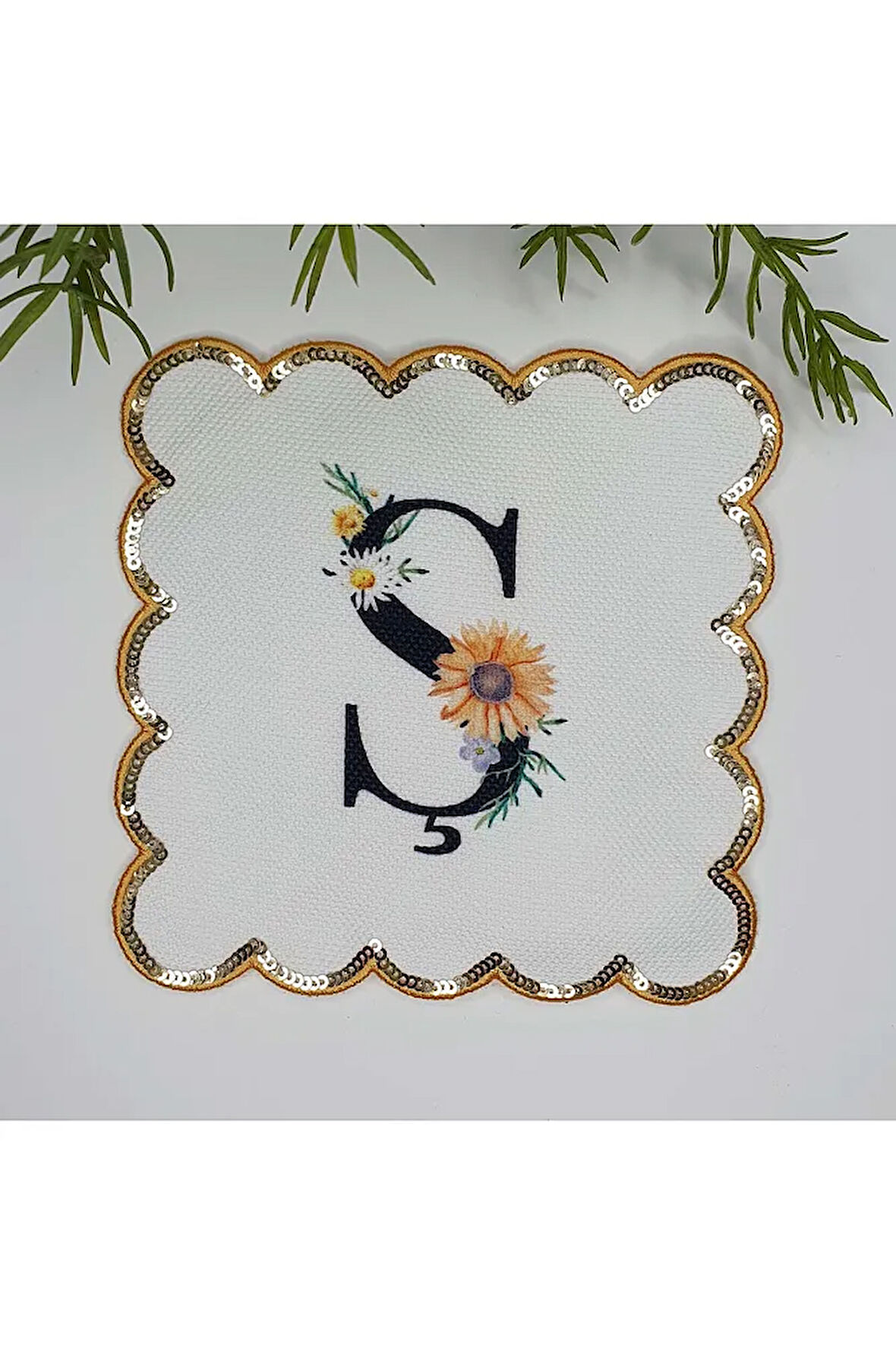Ş Harfi Baskılı Kişiye Özel Pul İşlemeli Monogramlı Nakış Kenar Pullu Kokteyl Peçetesi 1 Adet