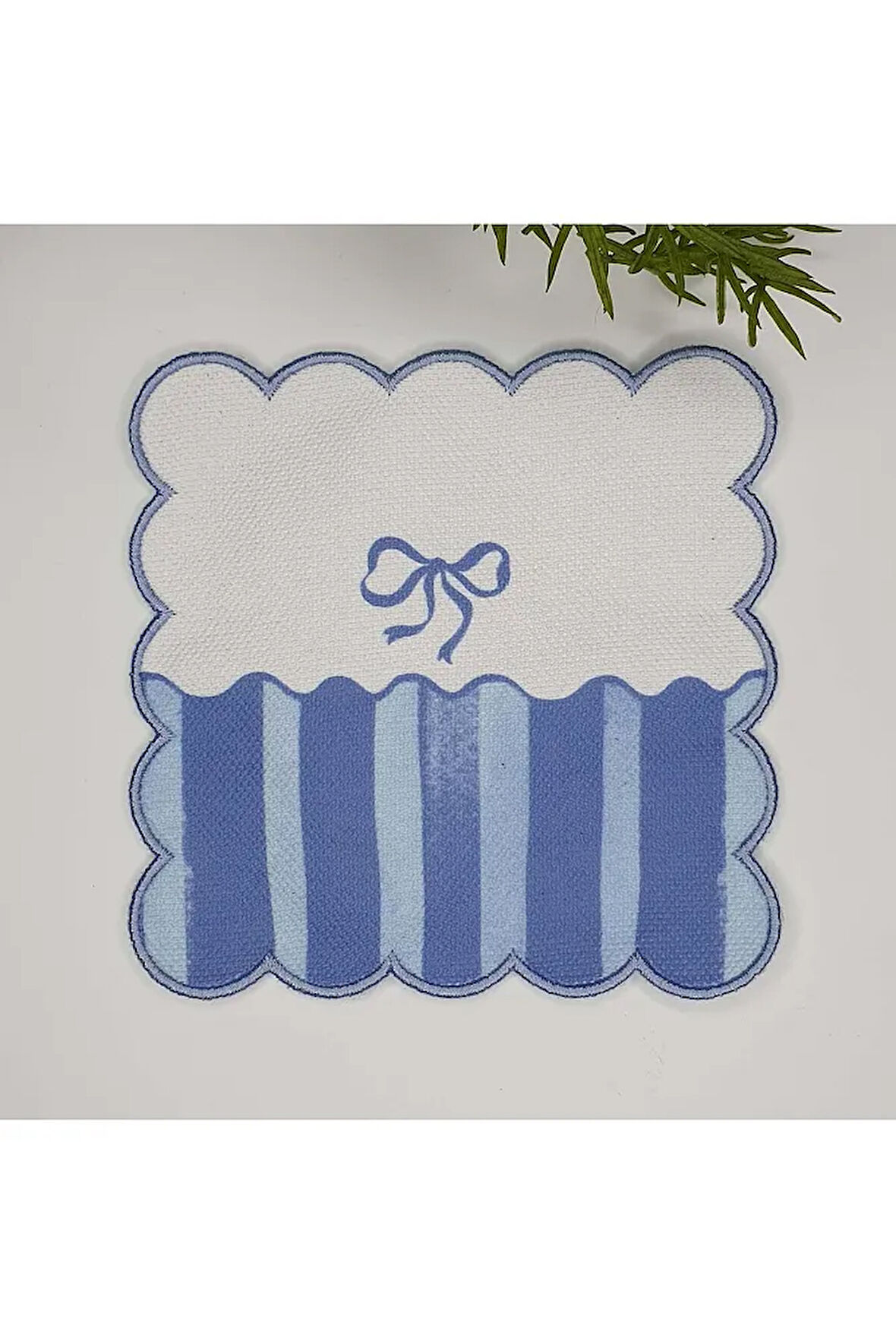 Romantik Mavi Çizgili Fiyonk Desenli Nakış Kenar Kumaş Kokteyl Peçetesi 1 Adet