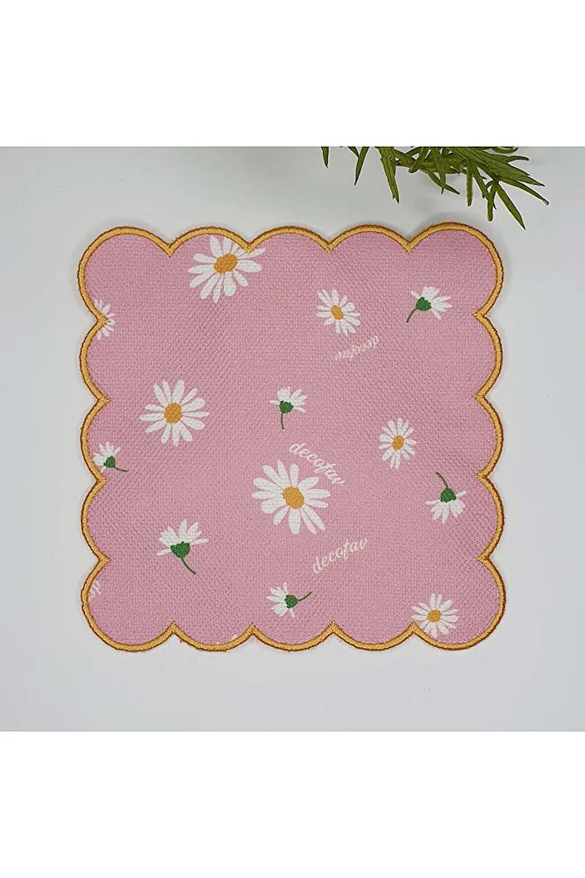 Pembe Zemin Papatya Desenli Nakış Kenar Kumaş Kokteyl Peçetesi 1 Adet