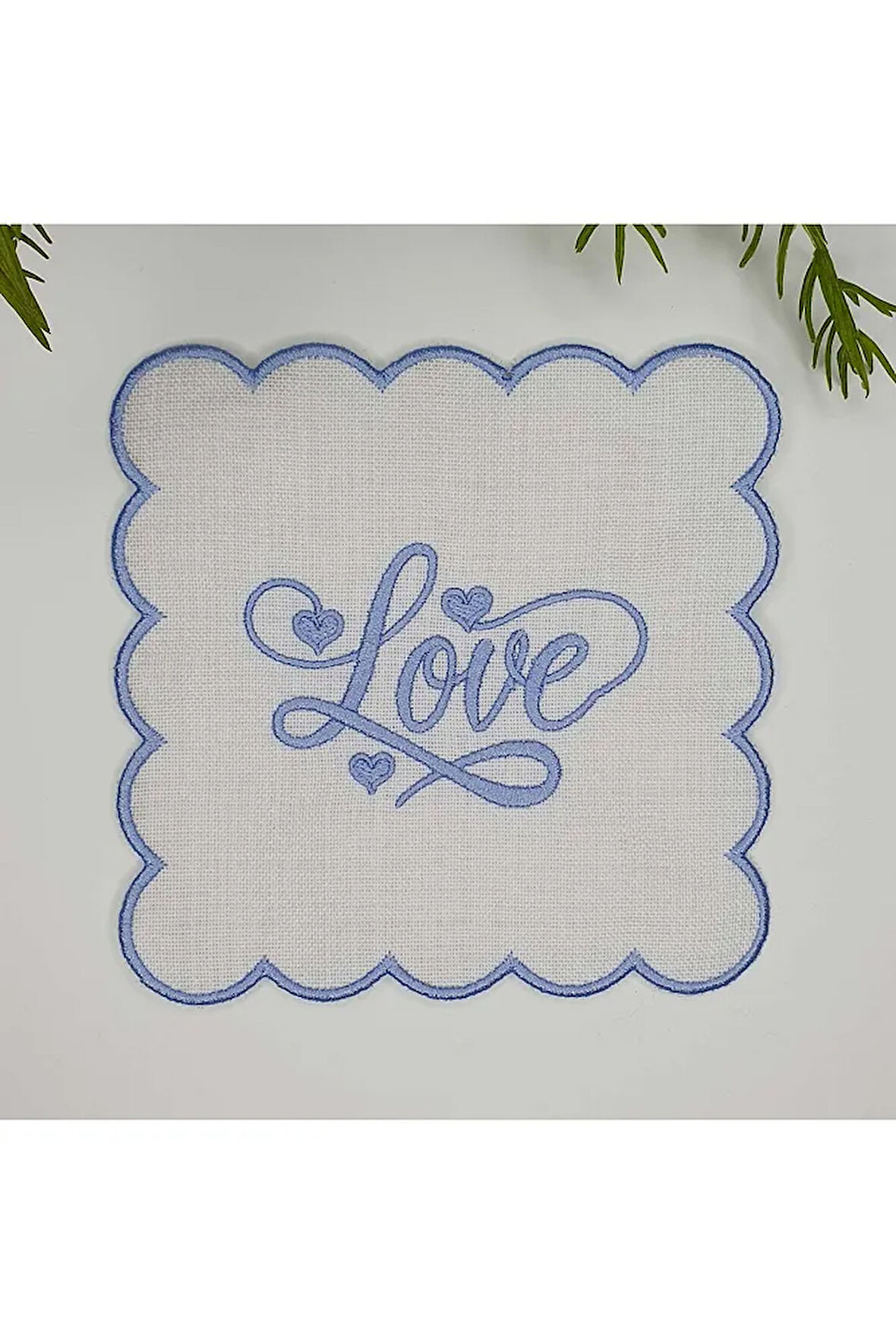 Pastel Mavi Love Yazılı Kalp Tasarımlı Nakışlı Kumaş Kokteyl Peçetesi 1 Adet