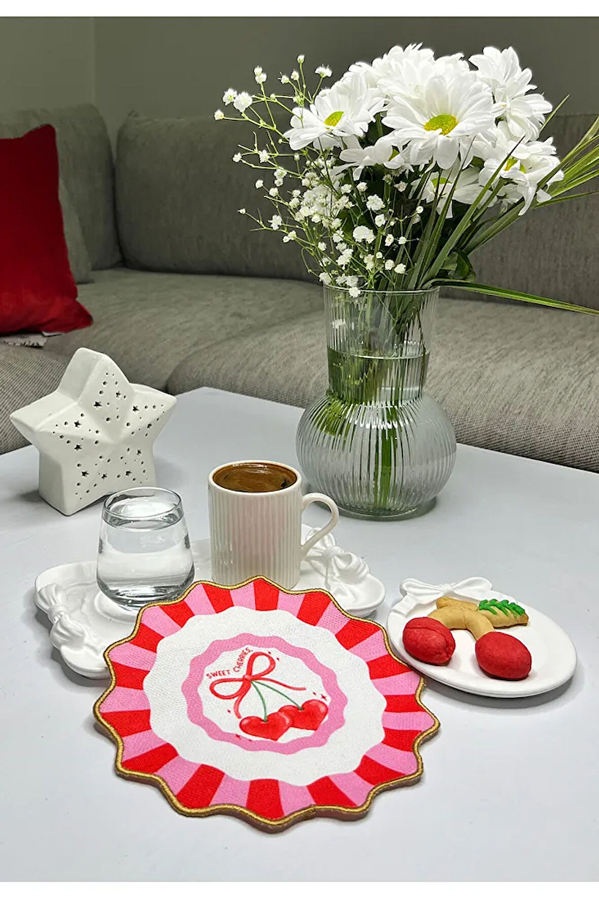 Pembe Kırmızı Dekoratif Kalp Vişne Tasarımlı Nakış Kenar Kokteyl Peçetesi 1 Adet