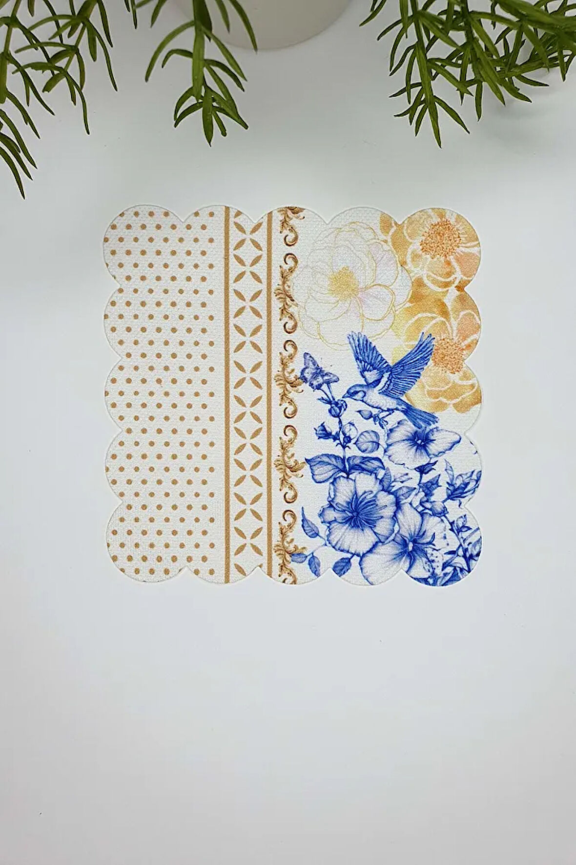 Royal White Uyumlu Çiçek ve Kuş Desenli Lazer Kesim Kumaş Kokteyl Peçetesi 1 Adet