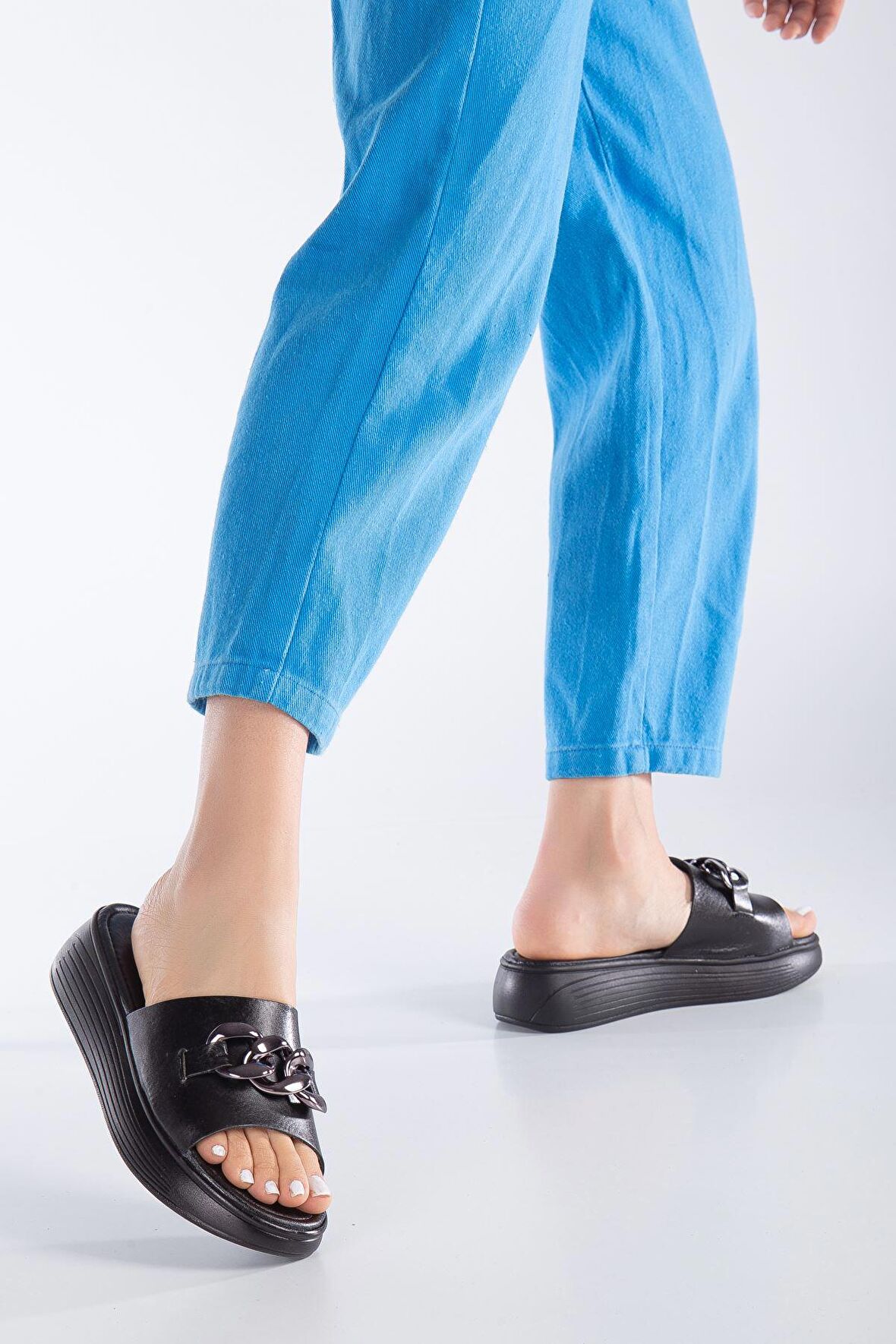 Jerry Kadın Toka Detaylı Hakiki Deri Terlik Siyah