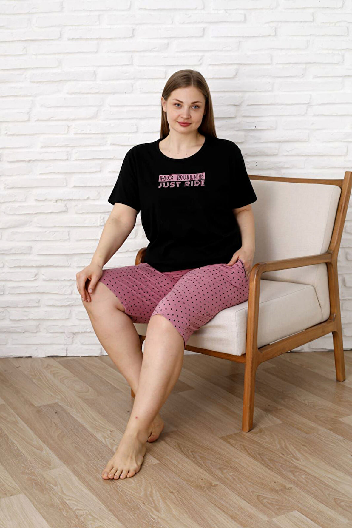 Nisanca %100 Pamuk  Büyük Beden Kısa Kol Kapri Kadın Pijama Takımı