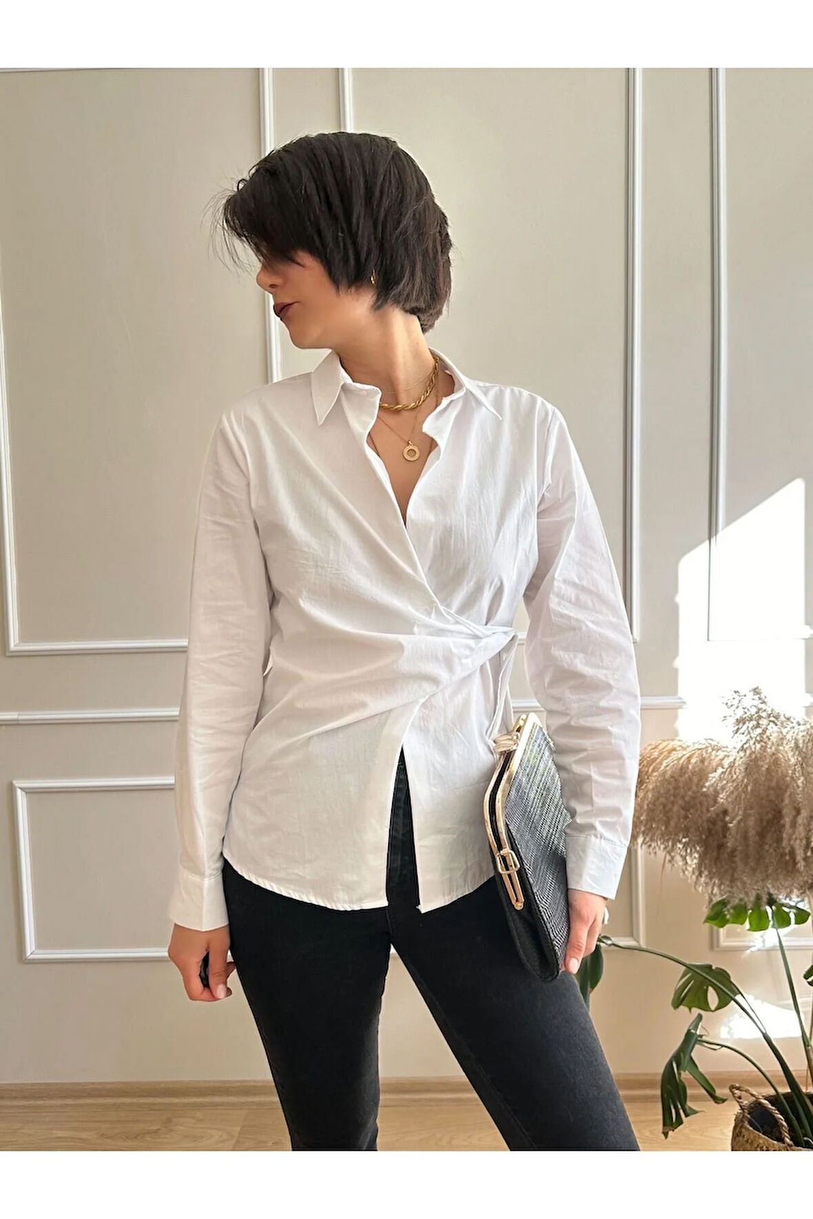 Beyaz Kruvaze Bağcık Detaylı Poplin Gömlek