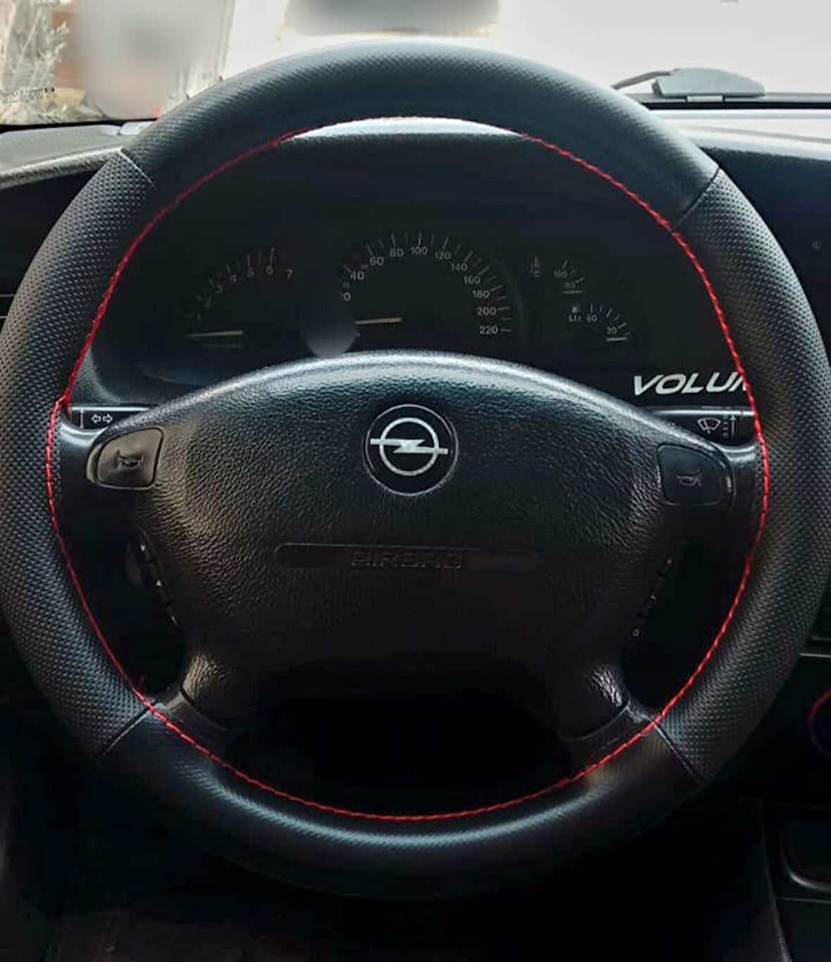 DİKİŞLİ DİREKSİYON KILIFI NOKTALI DERİ MİNİKARE KARBON DERİ KIRMIZI DİKİŞLİ OPEL VECTRA B KASA