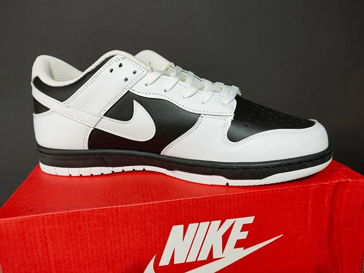 Nike Dunk Low Retro Reverse Panda