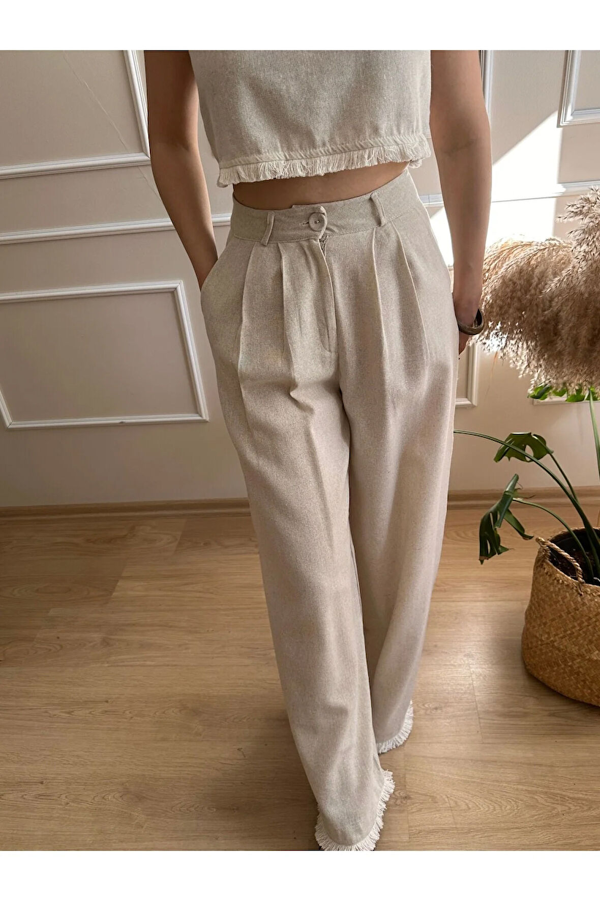 Bej Paçası Tüylü Bol Paça Pantolon