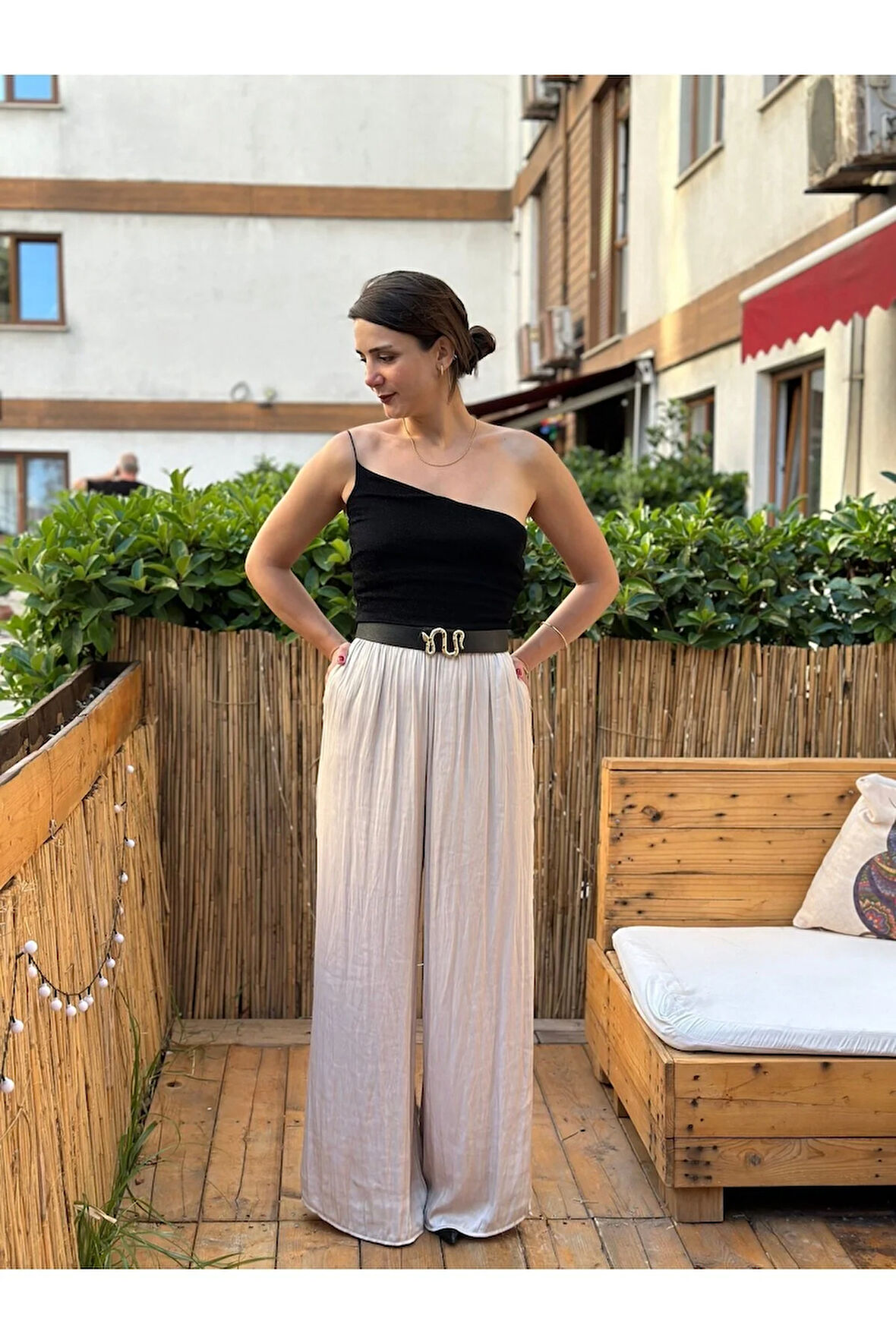 Bej Rengi Beli Lastikli Bol Paça Saten Pantolon