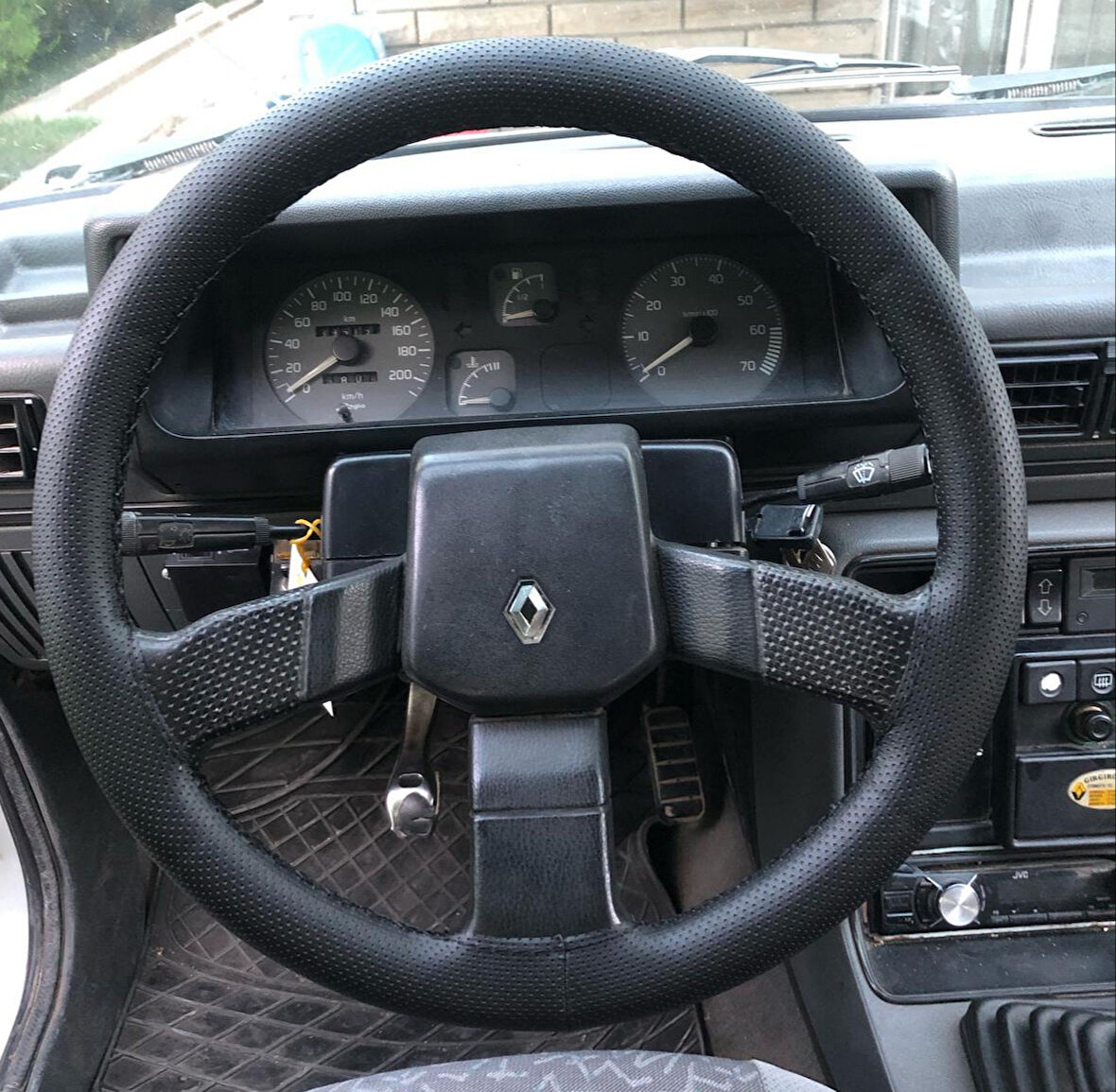 DİKİŞLİ DİREKSİYON KILIFI NOKTALI DERİ SİYAH DİKİŞLİ RENO BROADWAY 98 KASA İÇİN