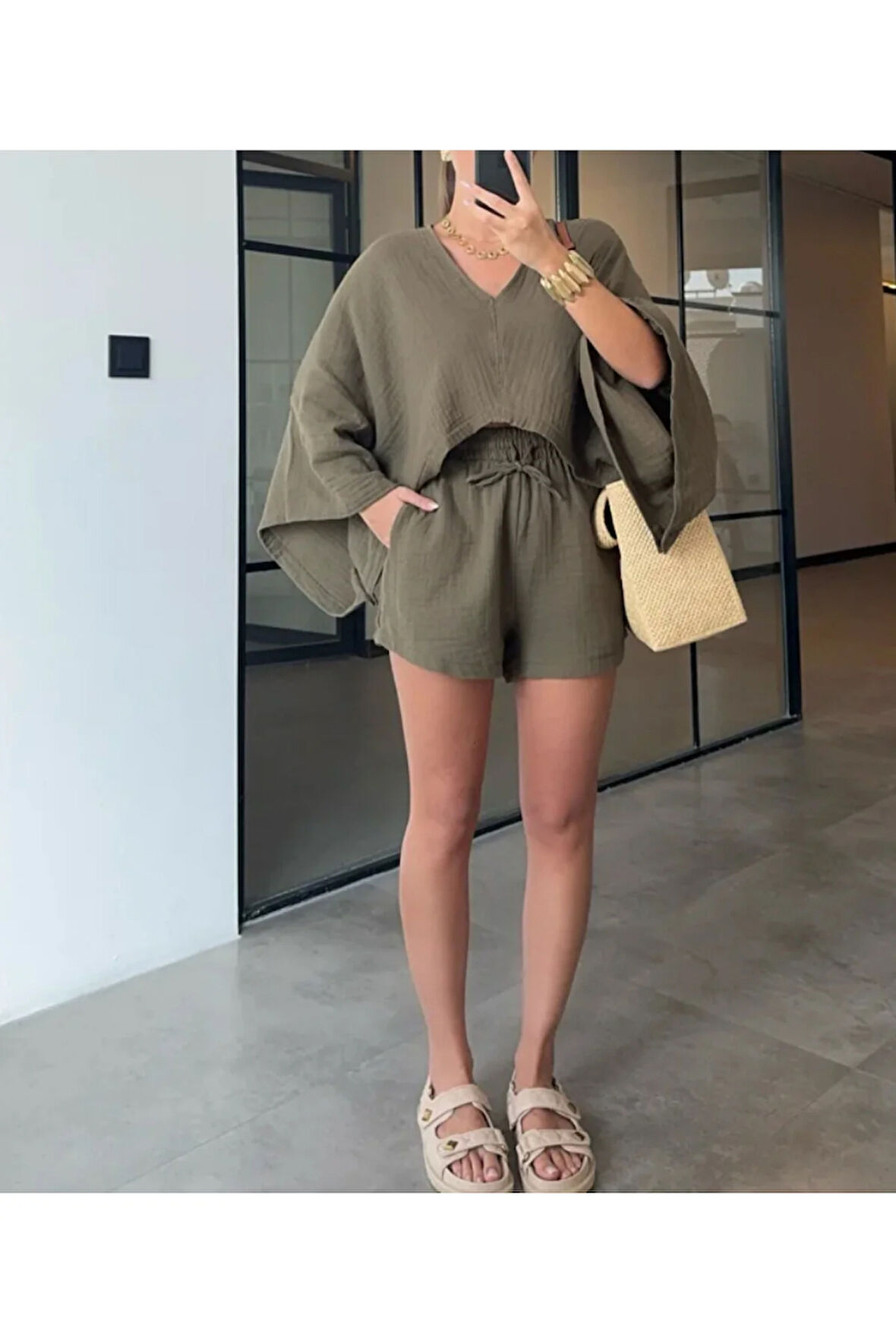 Kadın Haki Müslin Kumaş Yarasa Kol Şortlu Takım