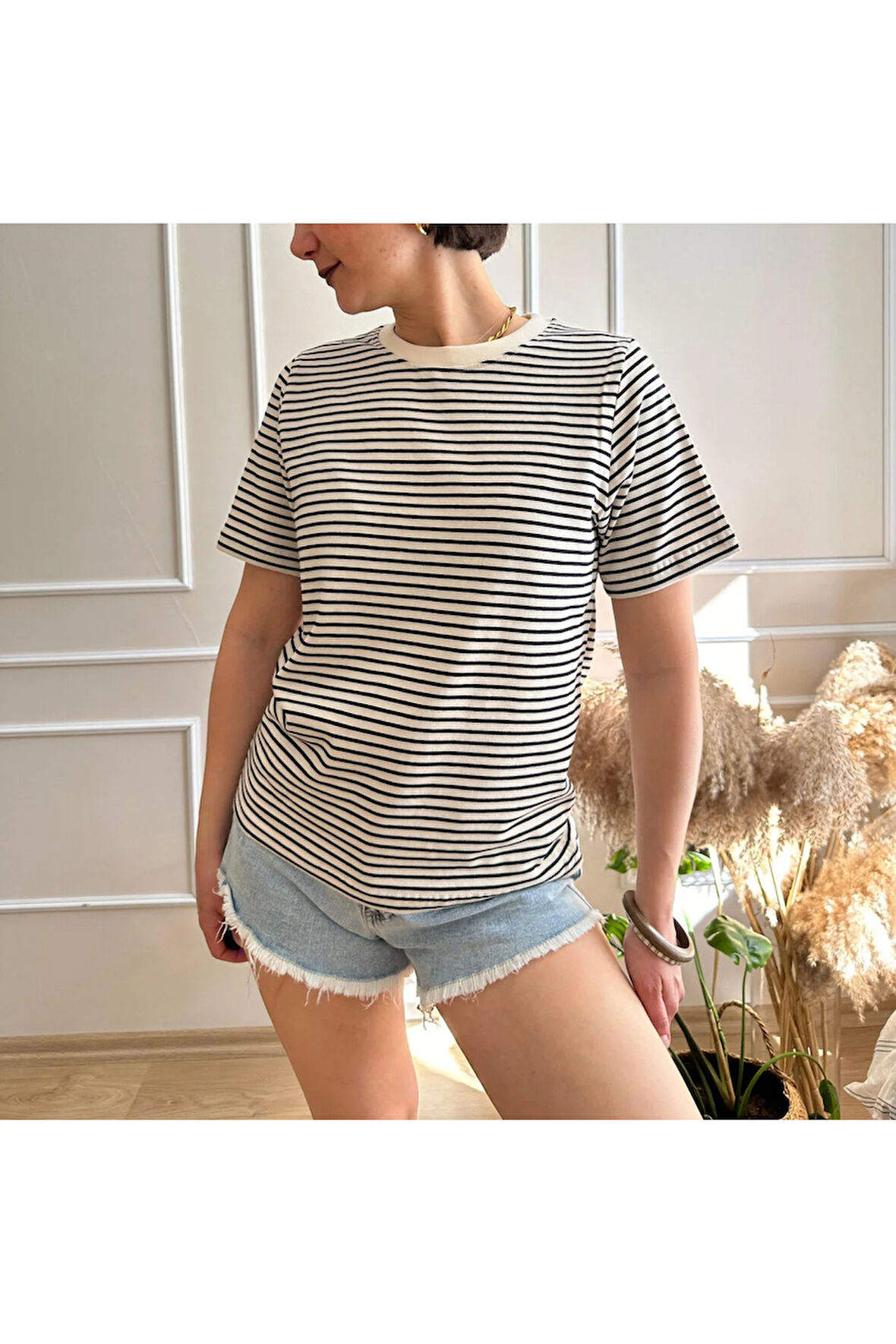 Kadın Lacivert Beyaz Çizgili Bisiklet Yaka T-Shirt