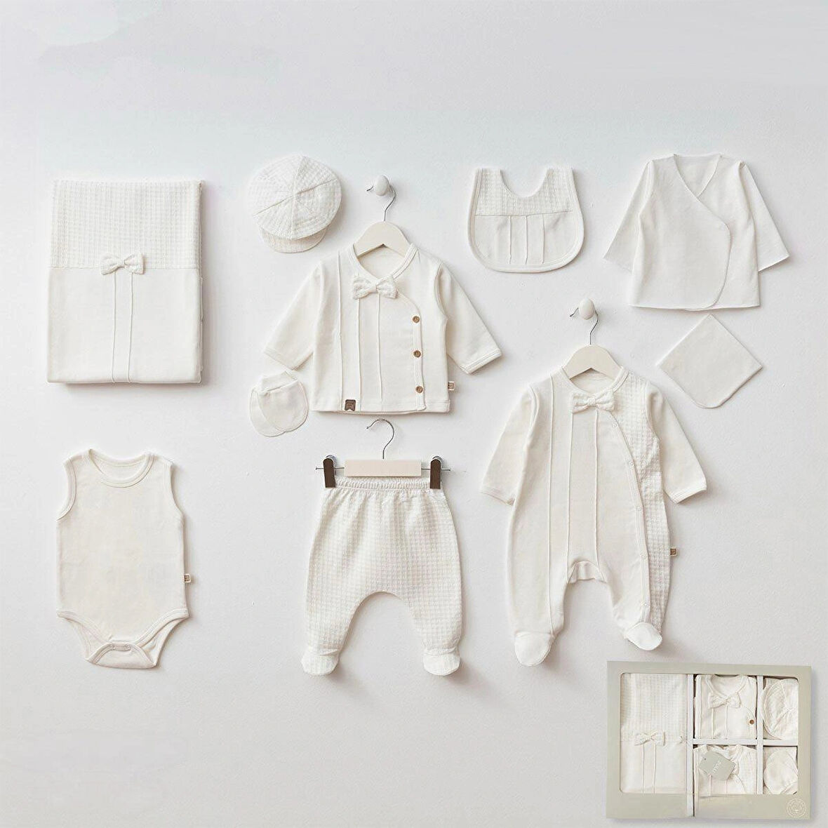 ERKEK  BEBEK 0-3 AY KARİZMA NERVÜLLÜ 10 LU HASTANE ÇIKIŞ SETİ