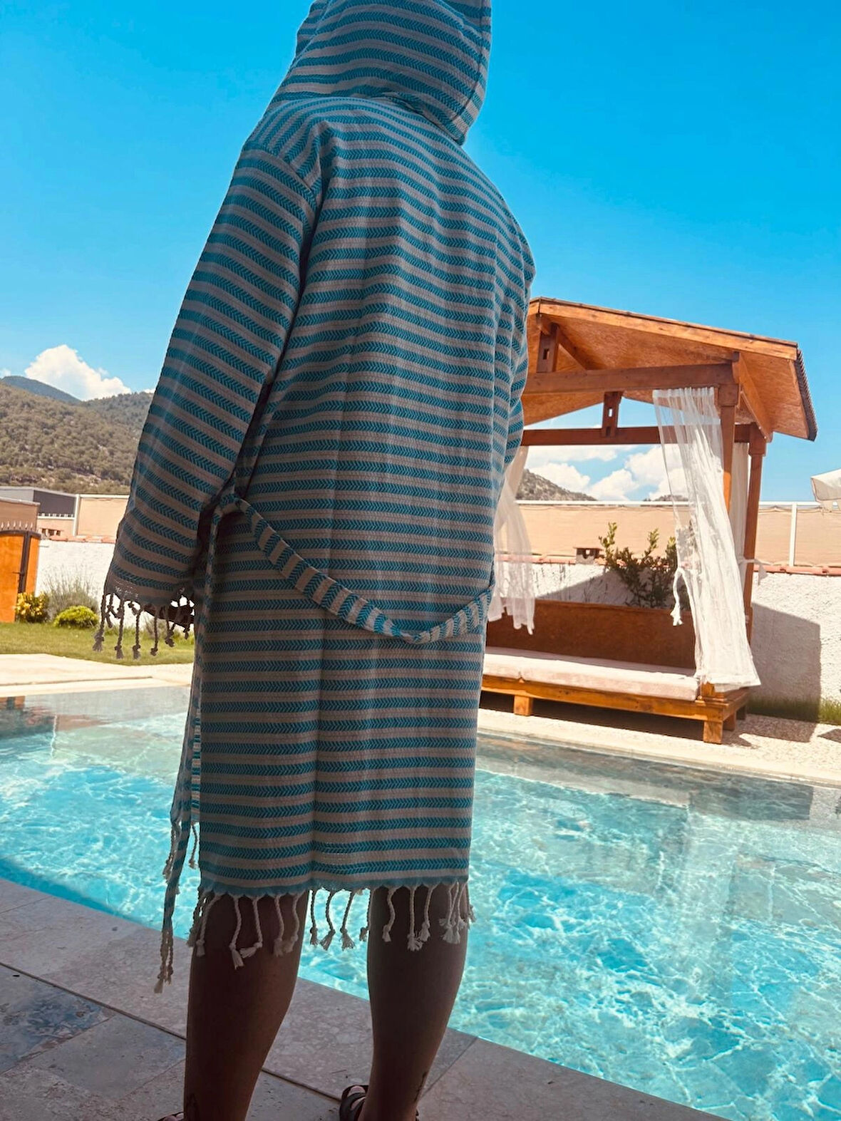 Özel Üretim Kapüşonlu Pamuk Dokuma Unisex Bornoz Peştemal