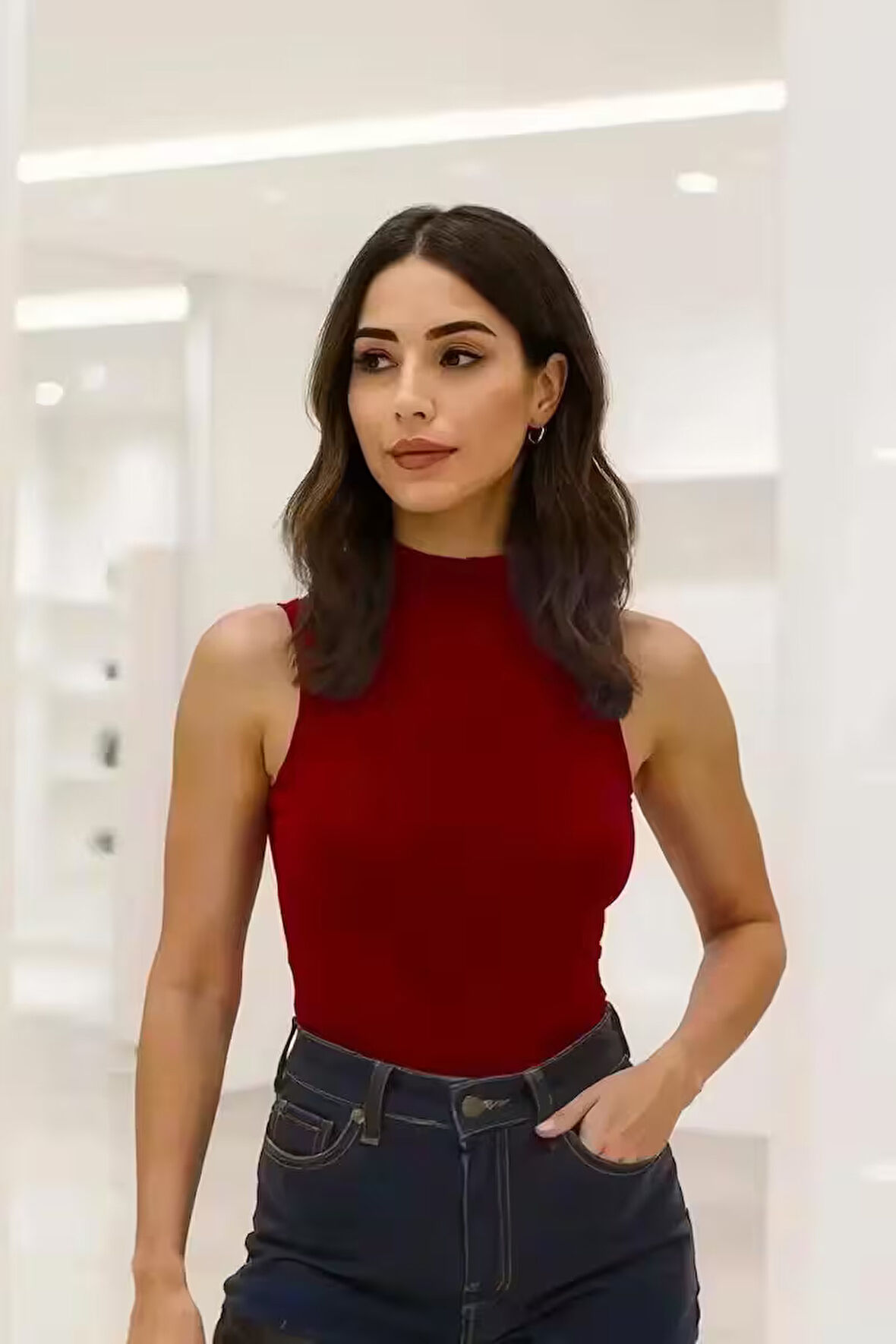 Pamuk Dokuma Modal Kumaş Esnek ve Yumuşak Dokulu Dik Yaka Kolsuz Bluz 