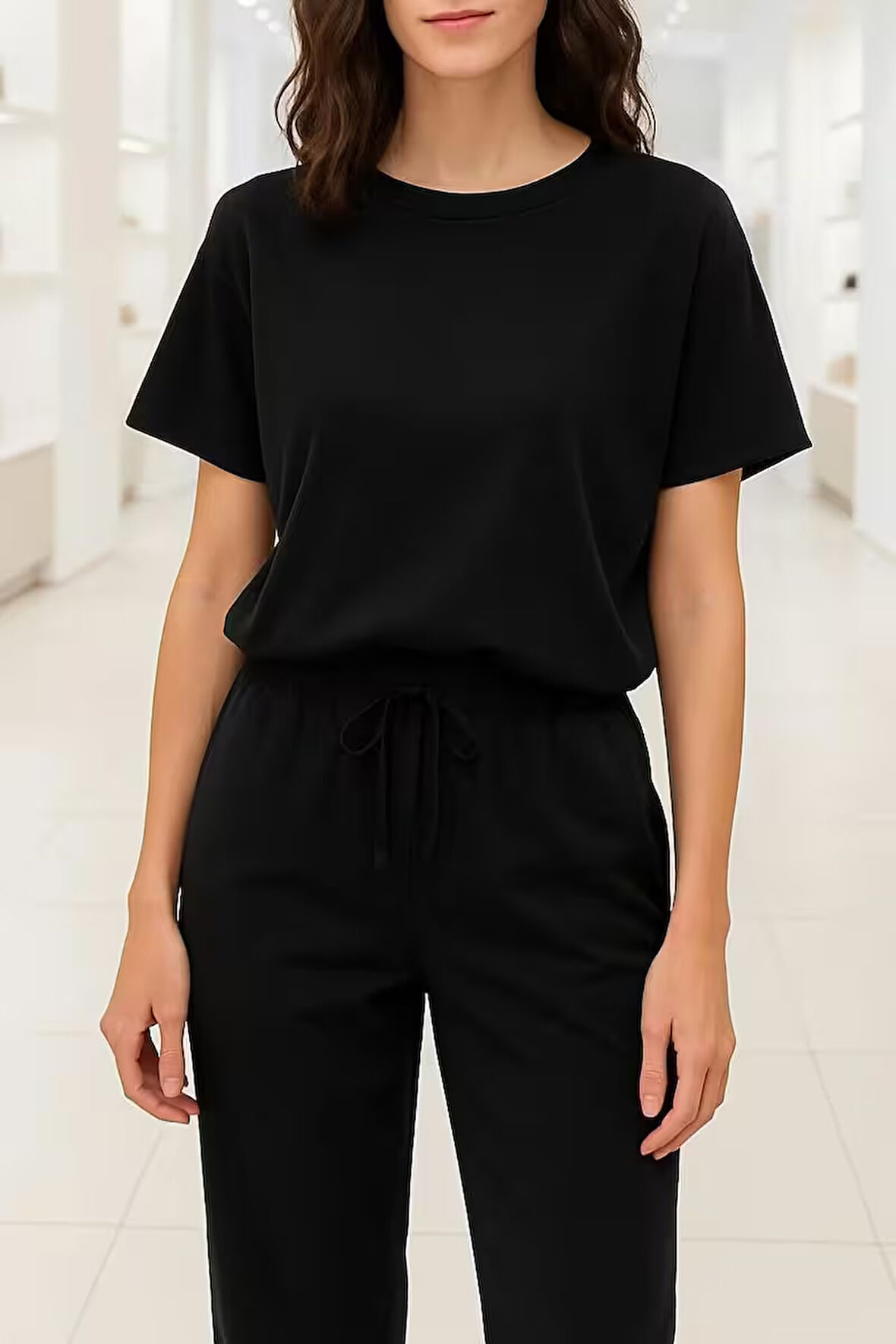 Yumuşak ve Esnek Dokulu Modal Scuba Kumaş Kısa Kollu Bisiklet Yaka Kadın T-Shirt