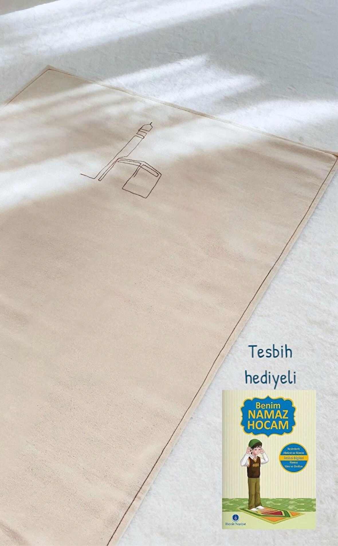 Minimal Çocuk Seccadesi + Benim Namaz Hocam Kitabı ( ERKEK ÇOCUK )